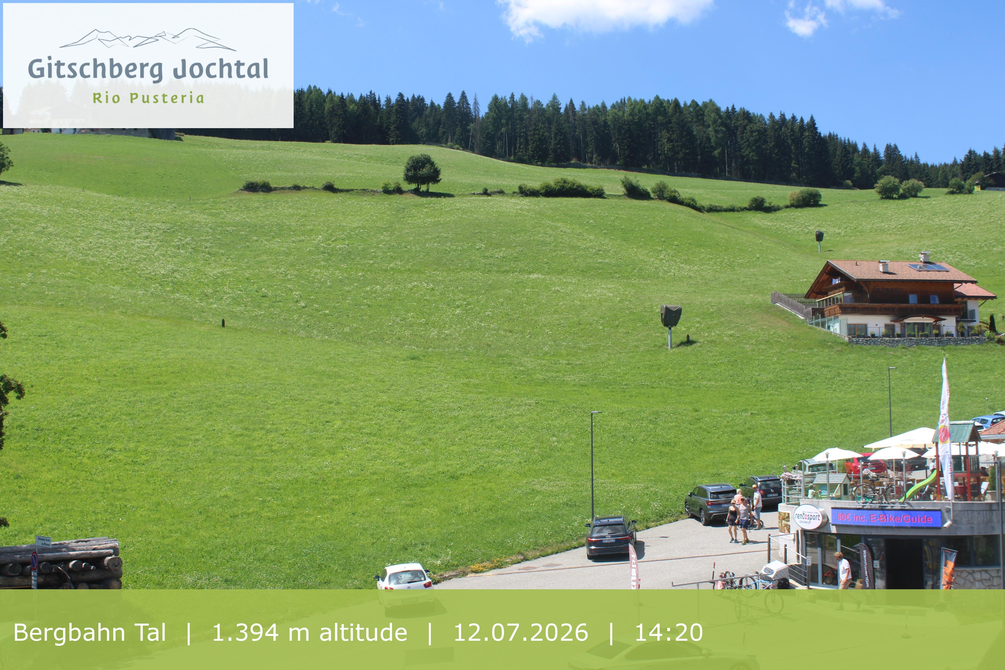 Archiv Foto Webcam Sicht auf die Talstation Meransen in Südtirol