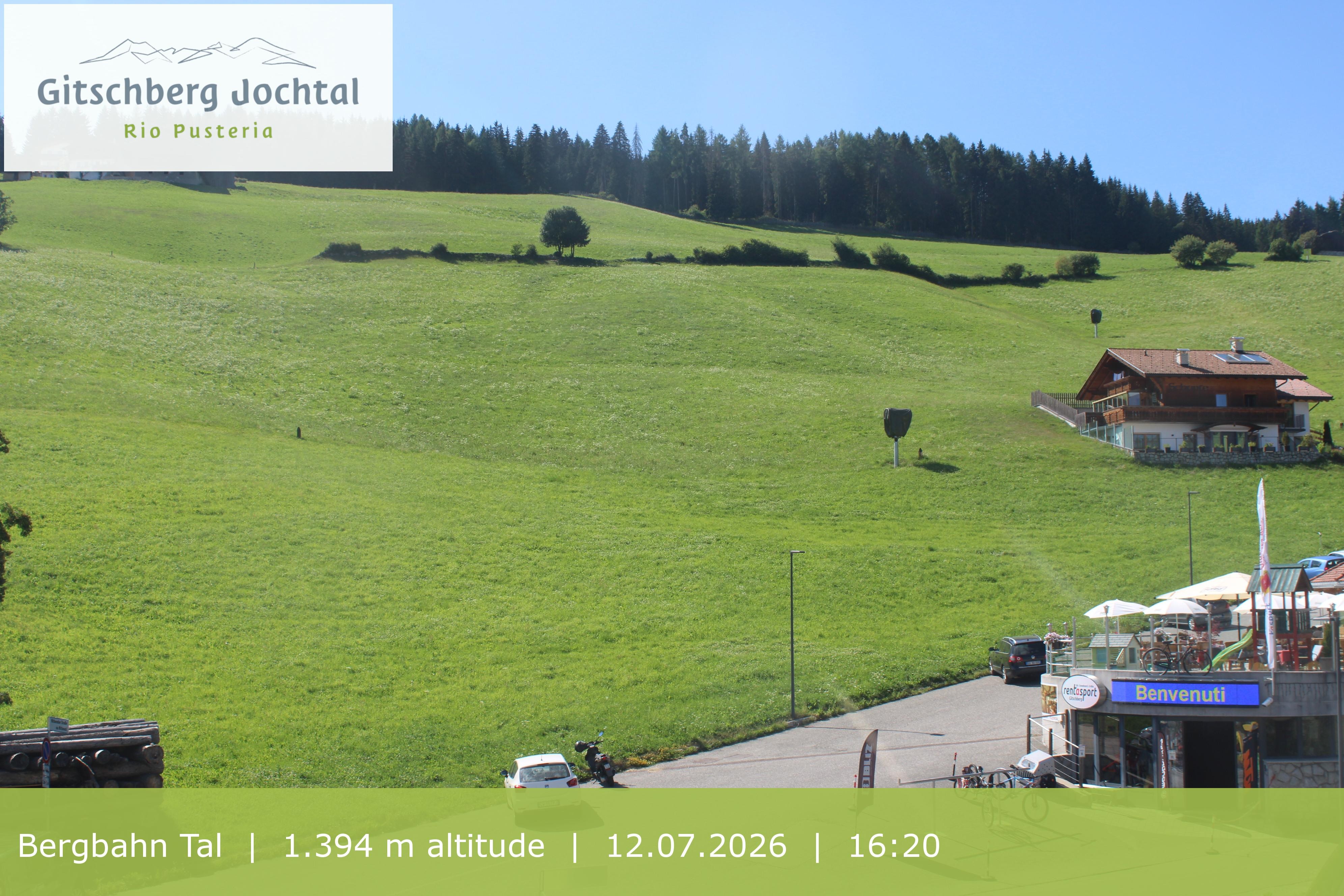 Archiv Foto Webcam Sicht auf die Talstation Meransen in Südtirol