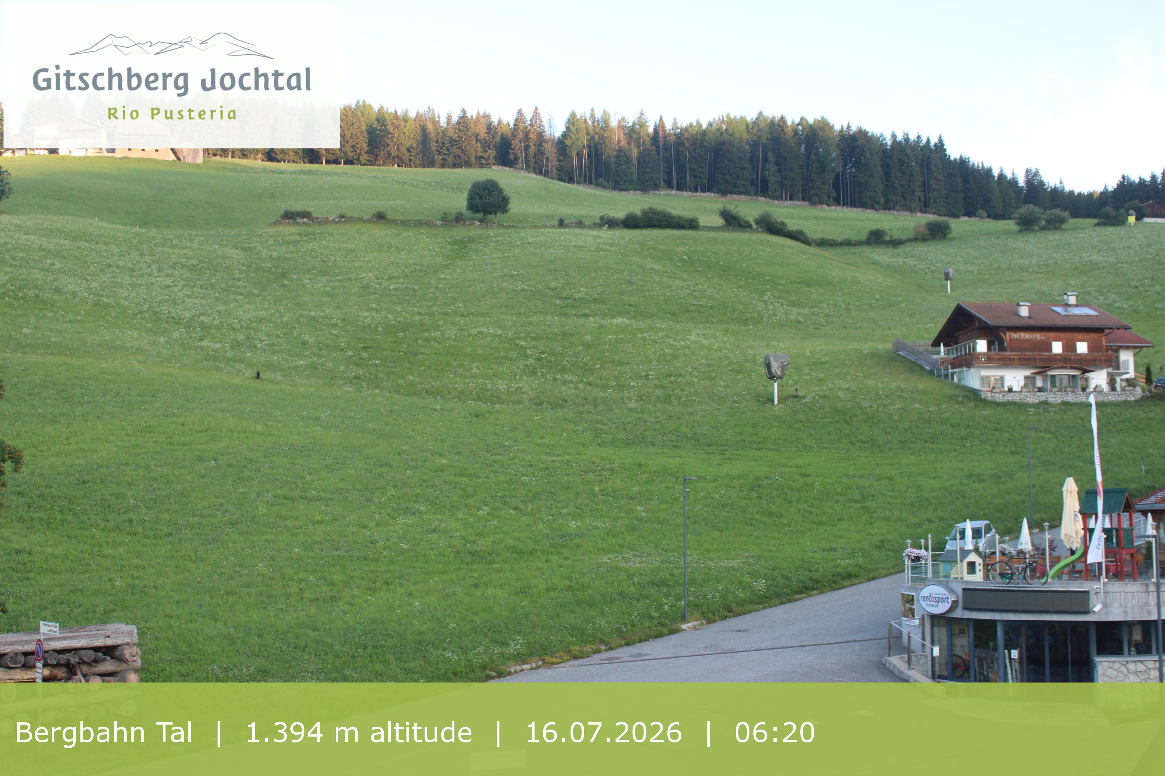Archiv Foto Webcam Sicht auf die Talstation Meransen in Südtirol