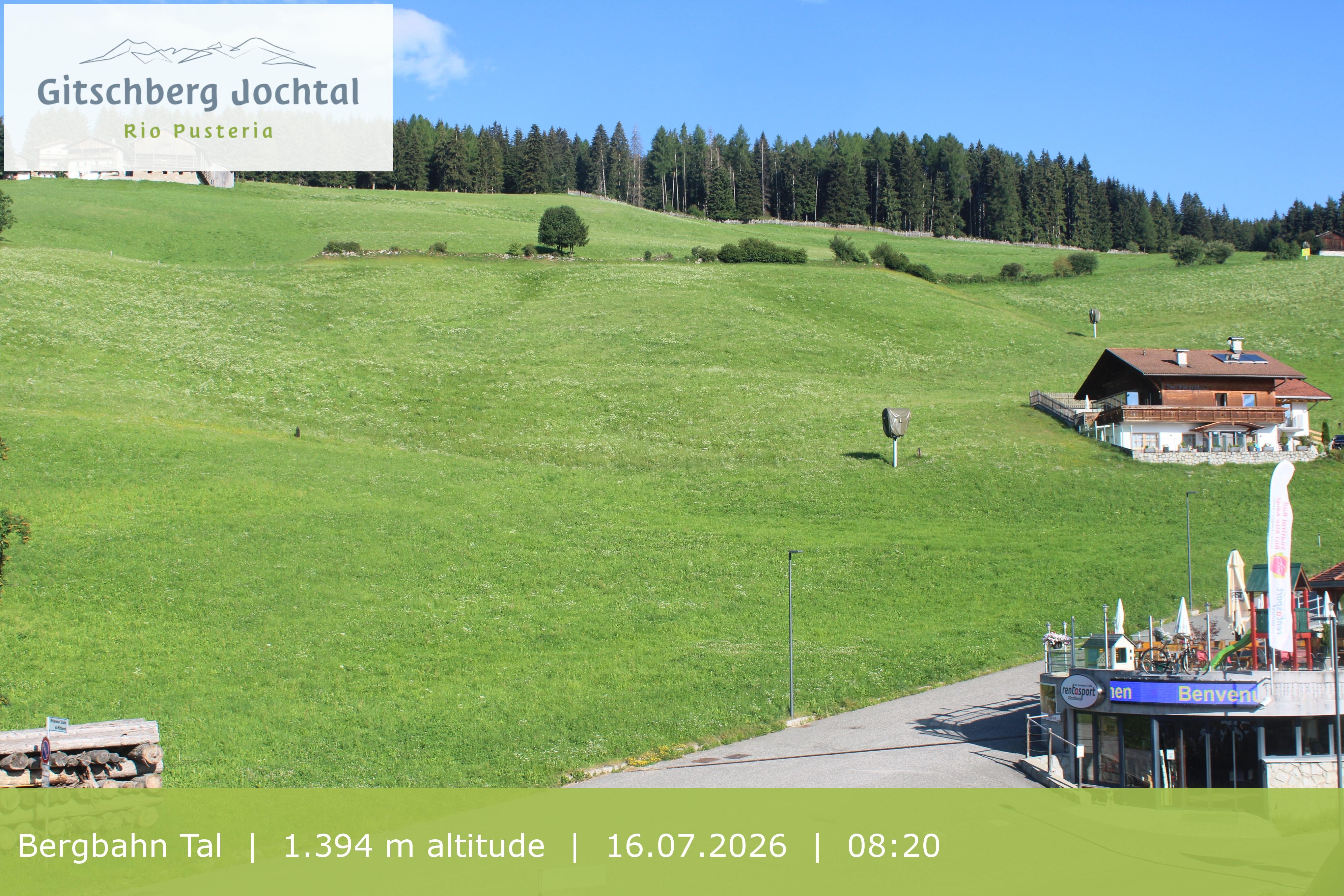Archiv Foto Webcam Sicht auf die Talstation Meransen in Südtirol