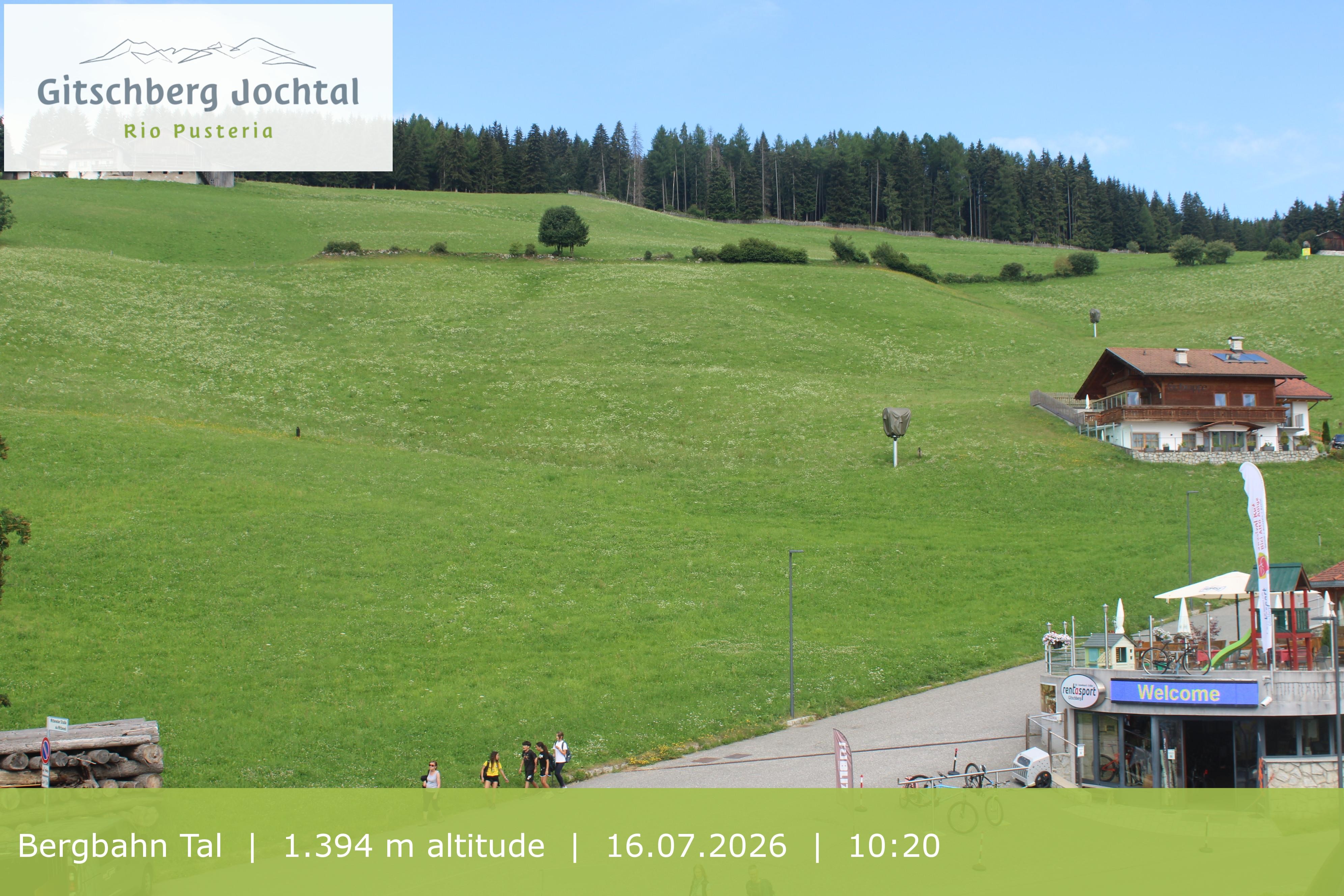 Archiv Foto Webcam Sicht auf die Talstation Meransen in Südtirol