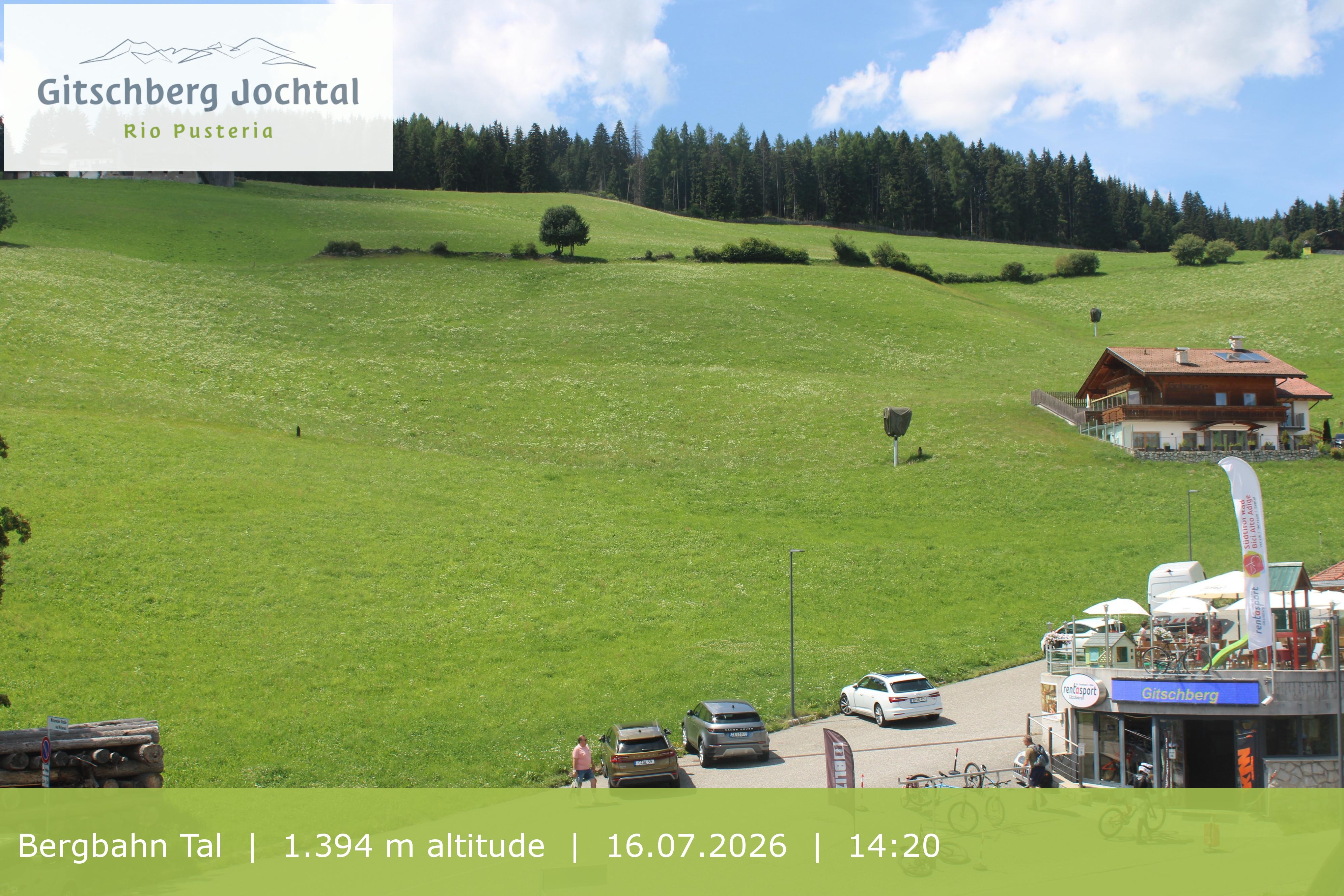 Archiv Foto Webcam Sicht auf die Talstation Meransen in Südtirol