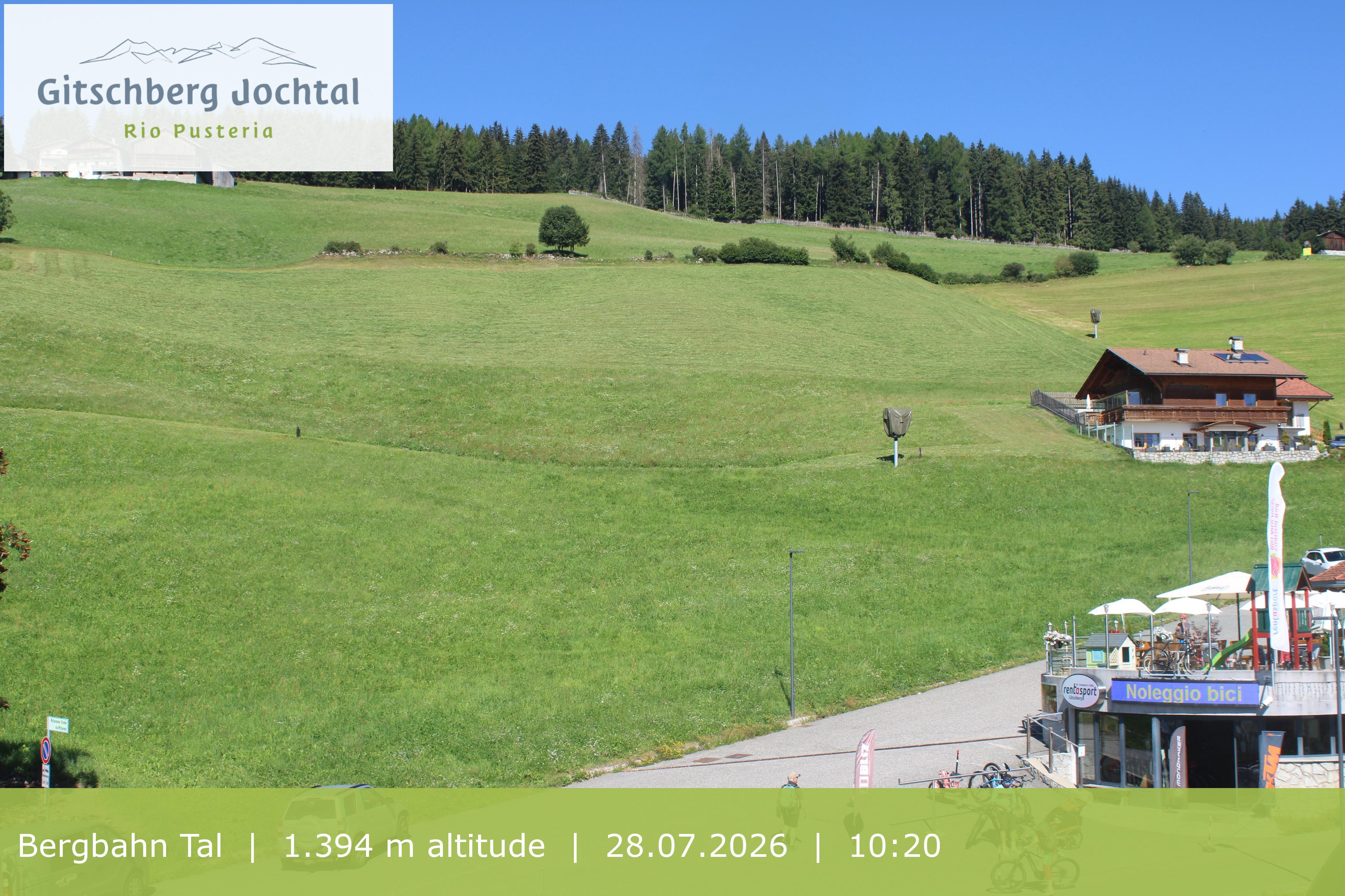Archiv Foto Webcam Sicht auf die Talstation Meransen in Südtirol