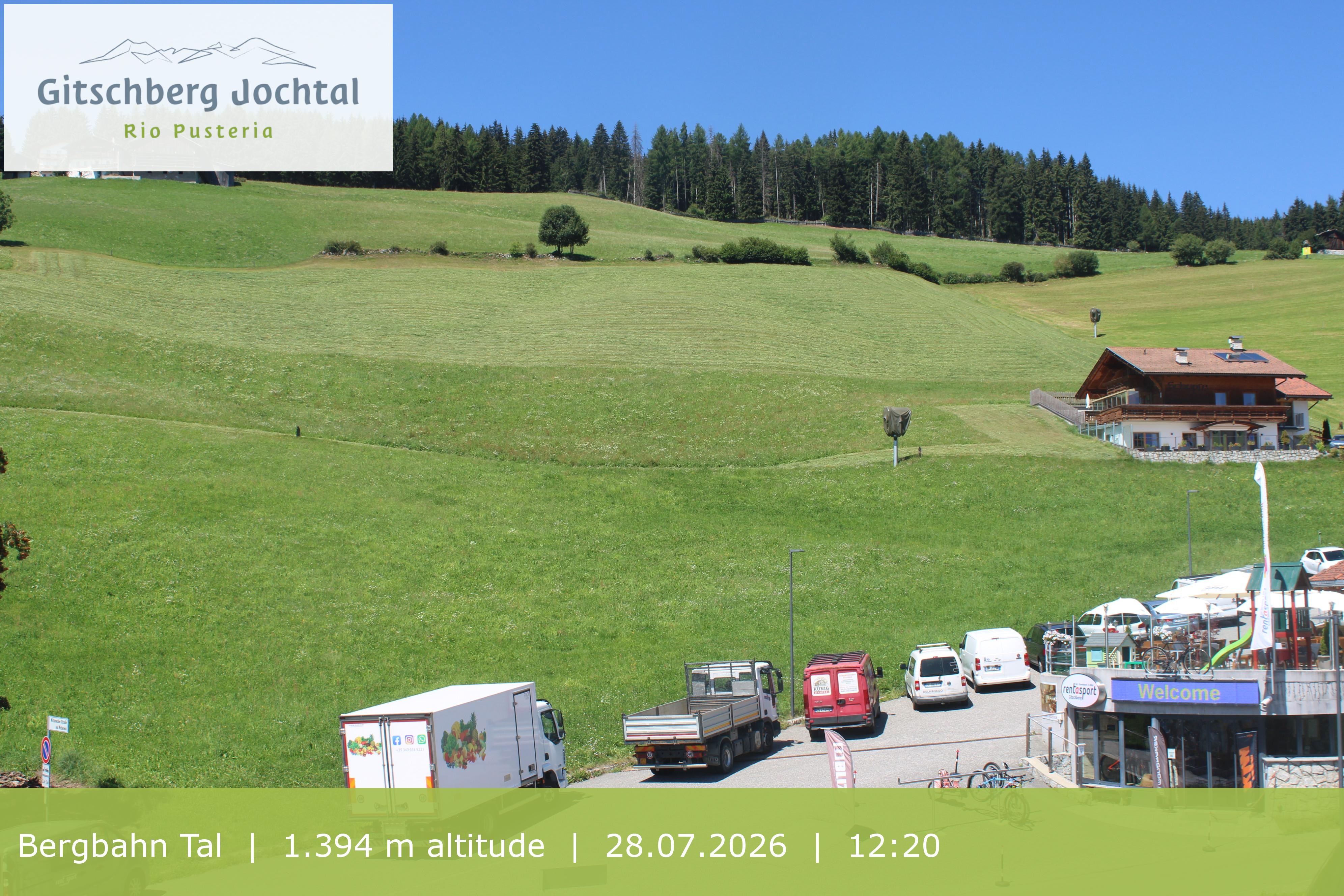Archiv Foto Webcam Sicht auf die Talstation Meransen in Südtirol