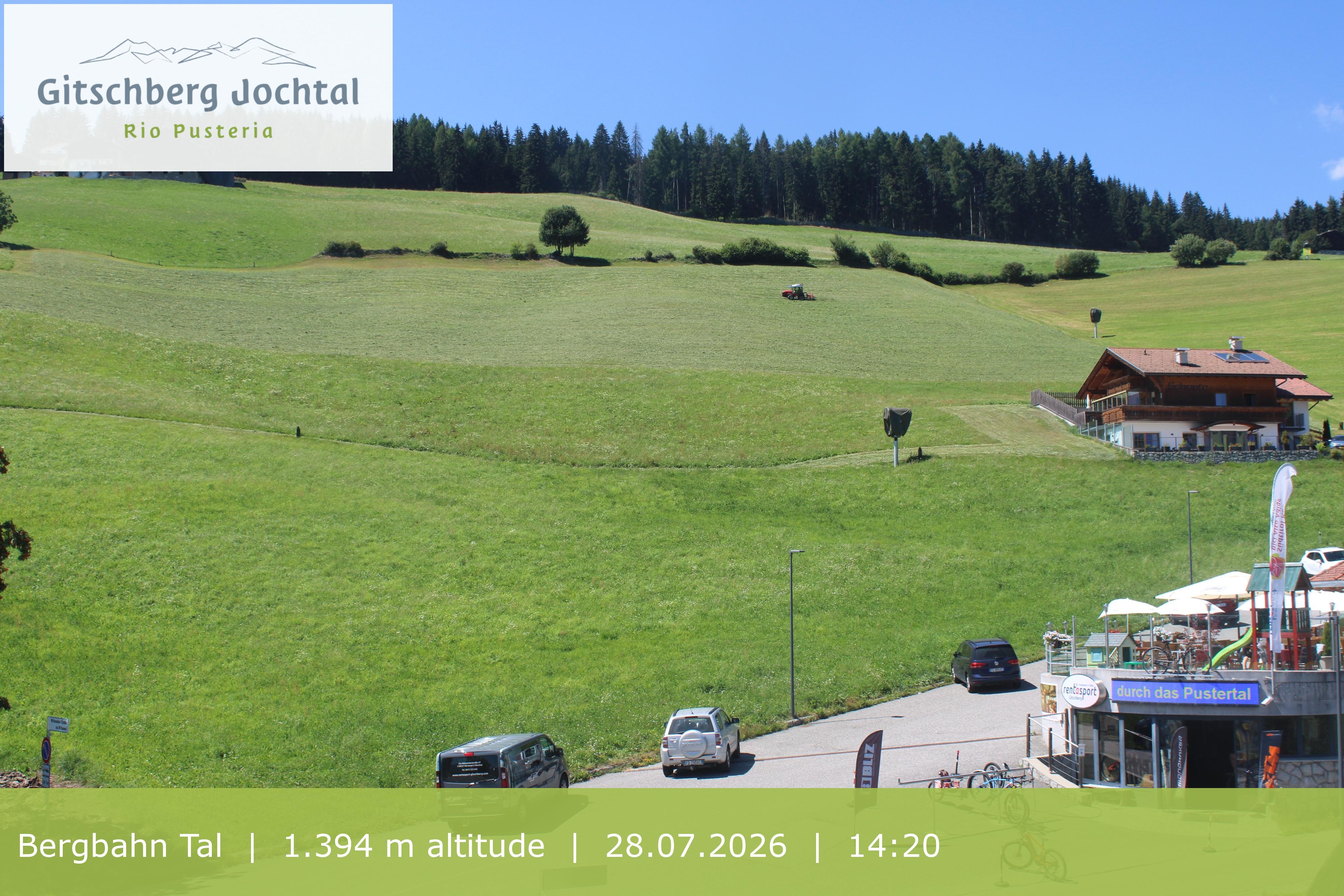 Archiv Foto Webcam Sicht auf die Talstation Meransen in Südtirol