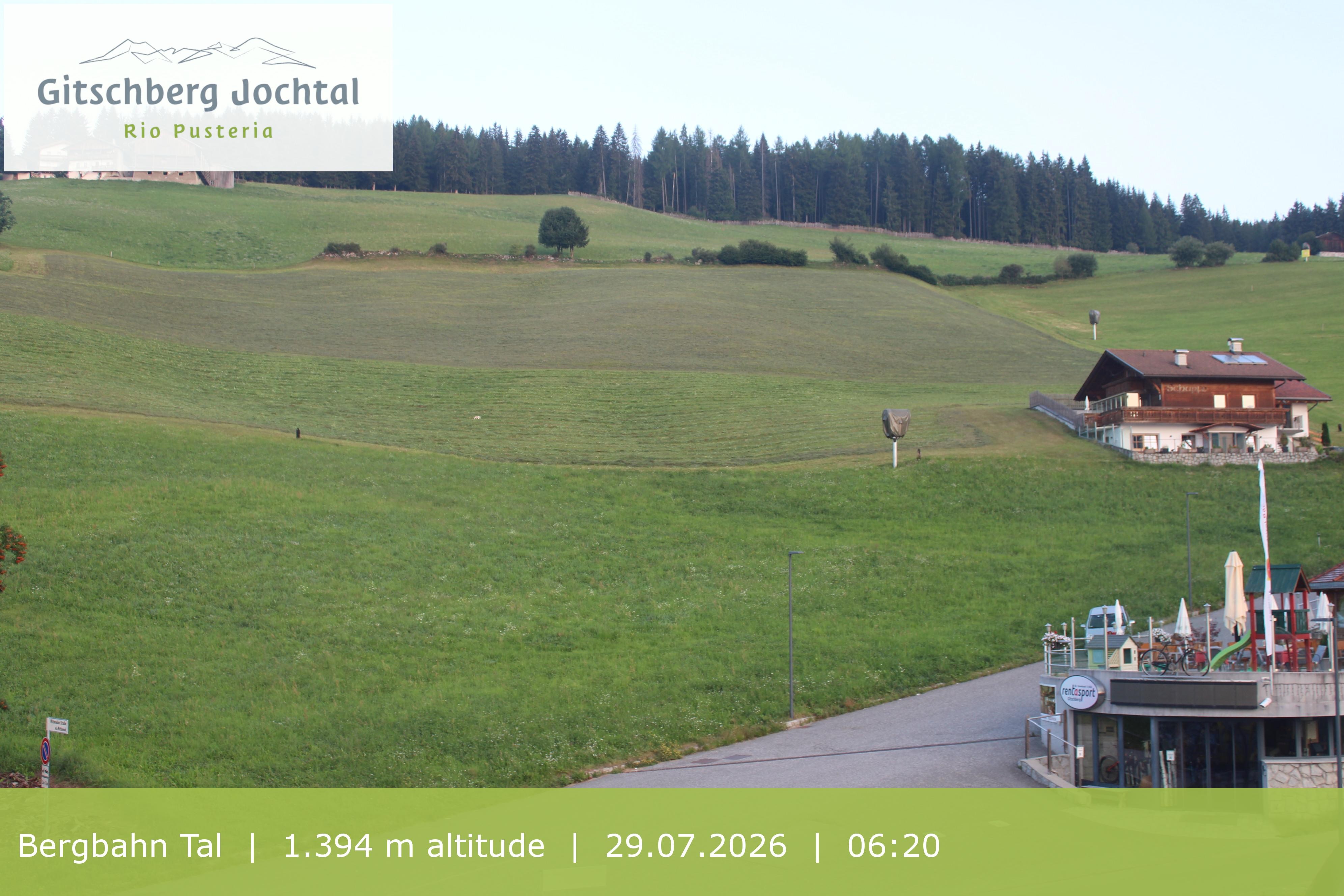 Archiv Foto Webcam Sicht auf die Talstation Meransen in Südtirol