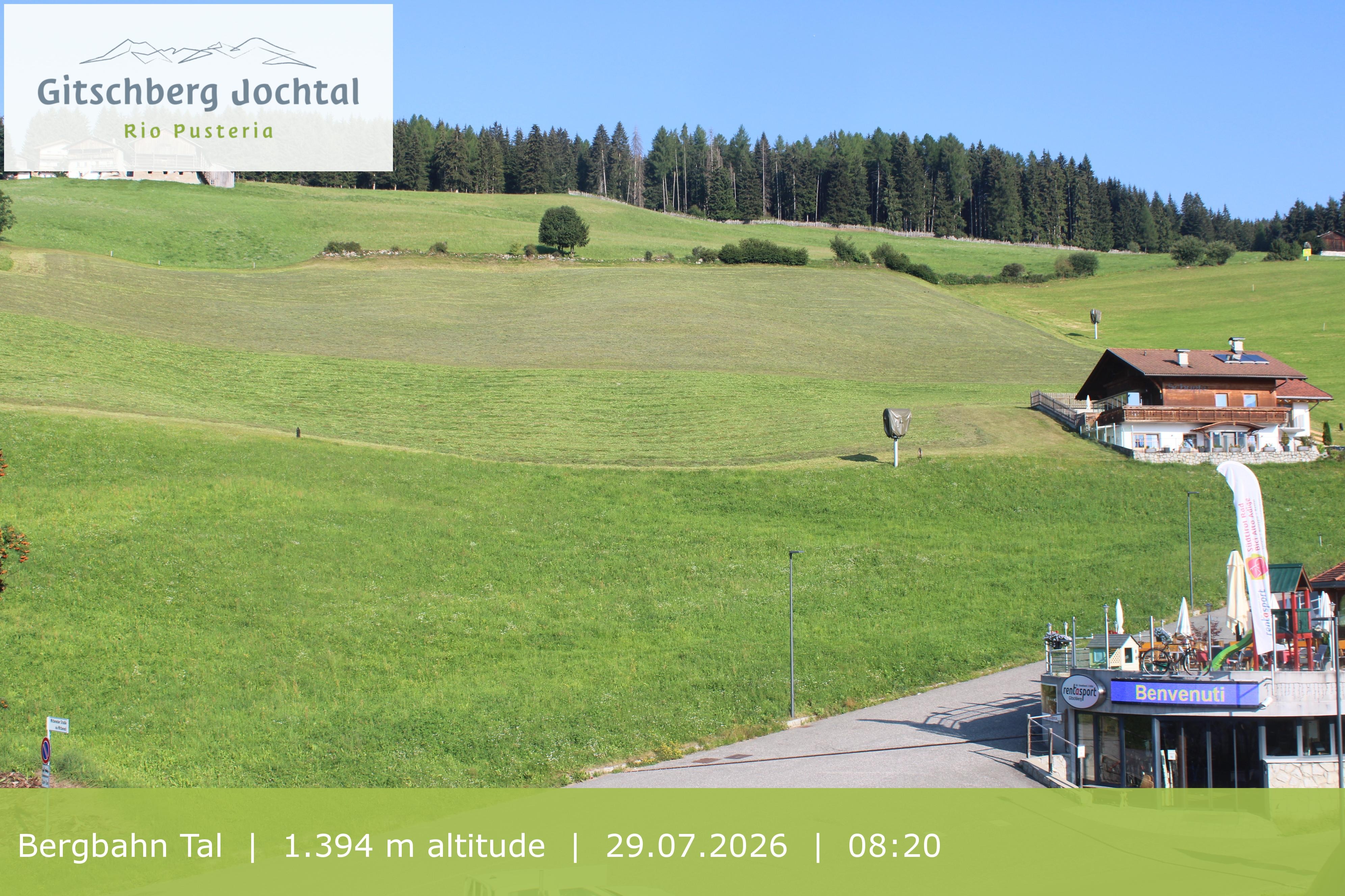Archiv Foto Webcam Sicht auf die Talstation Meransen in Südtirol