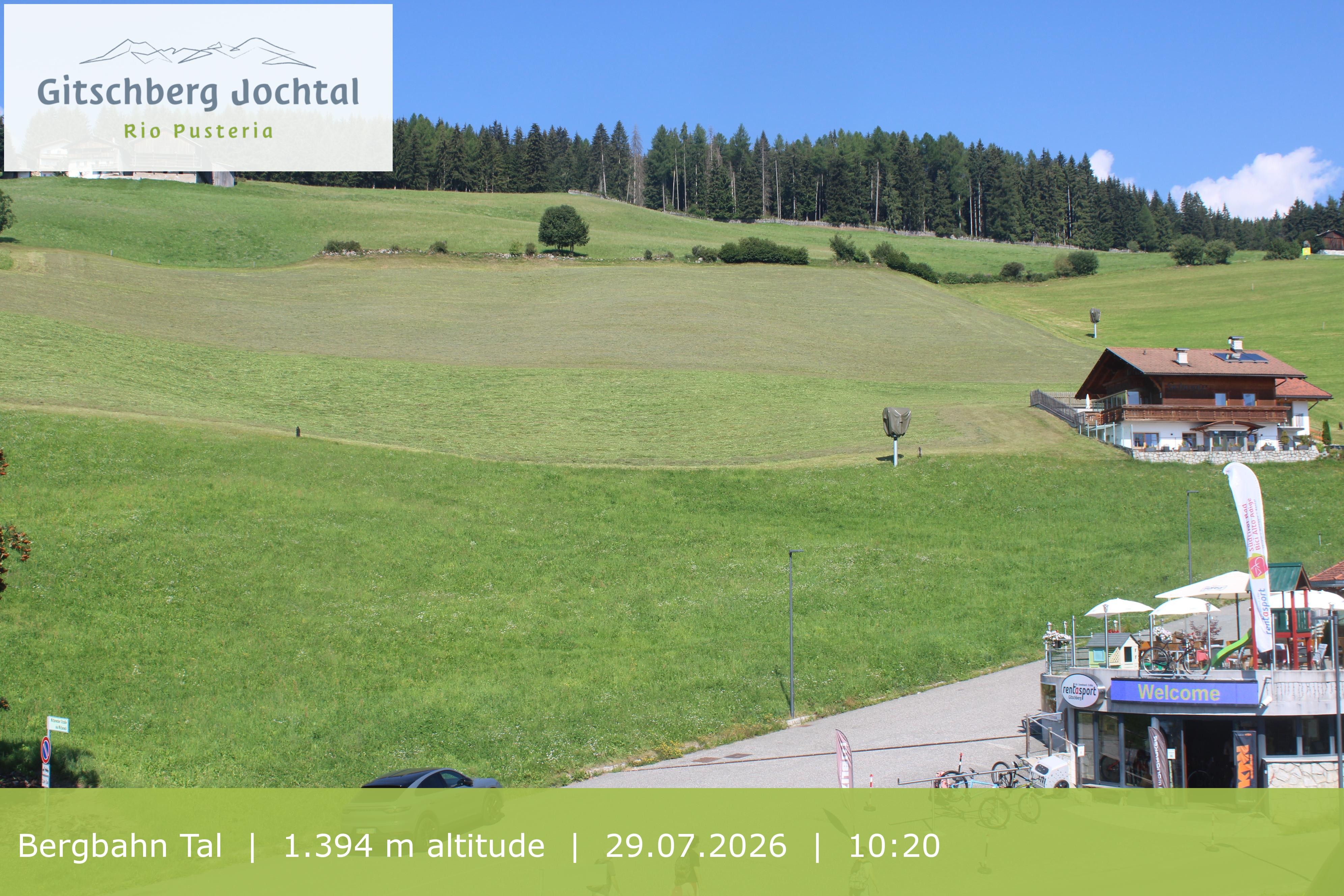 Archiv Foto Webcam Sicht auf die Talstation Meransen in Südtirol