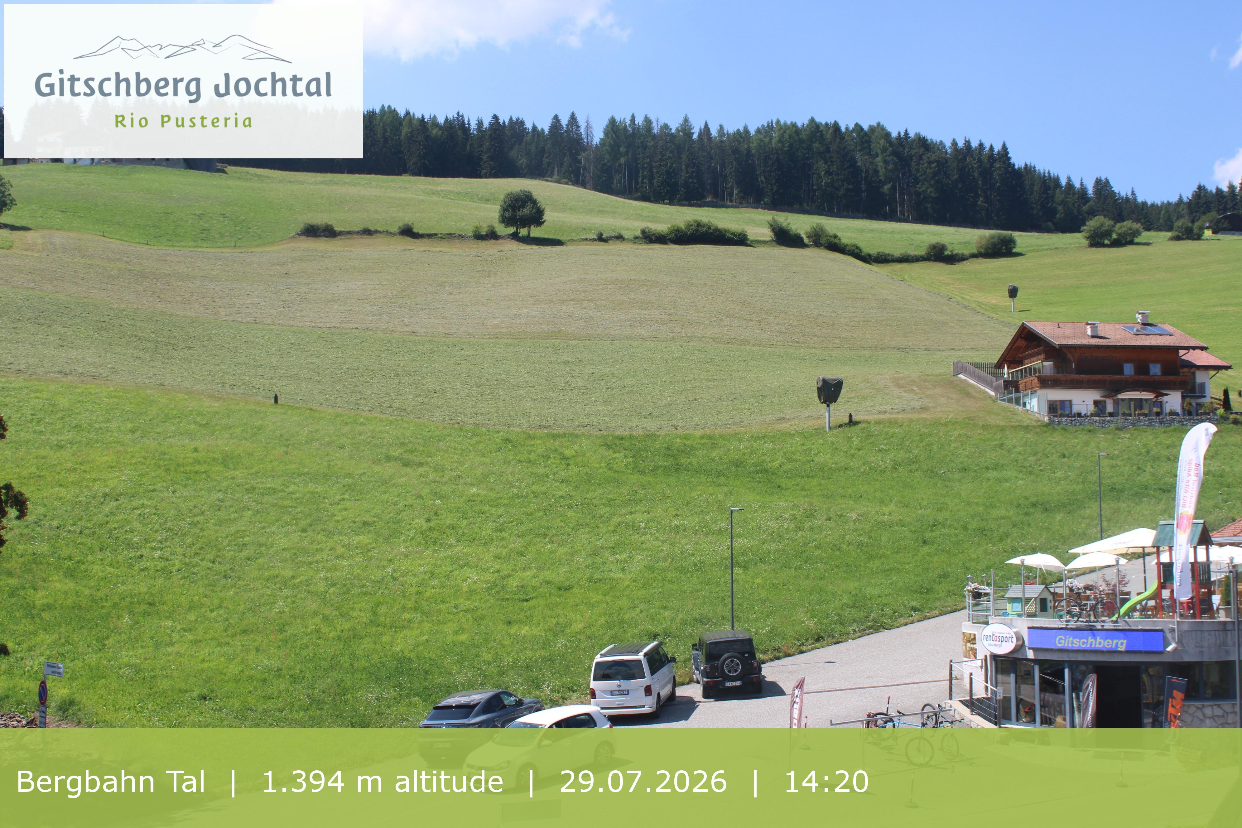 Archiv Foto Webcam Sicht auf die Talstation Meransen in Südtirol