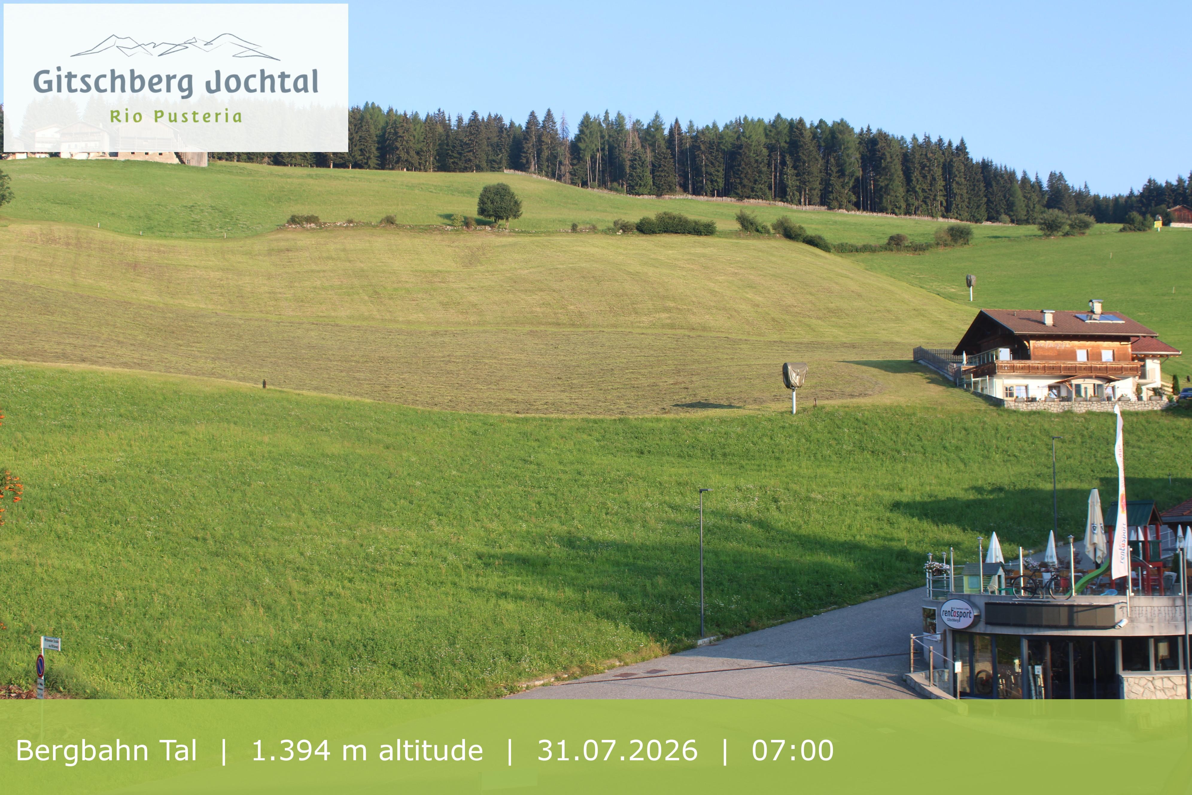 Archiv Foto Webcam Sicht auf die Talstation Meransen in Südtirol