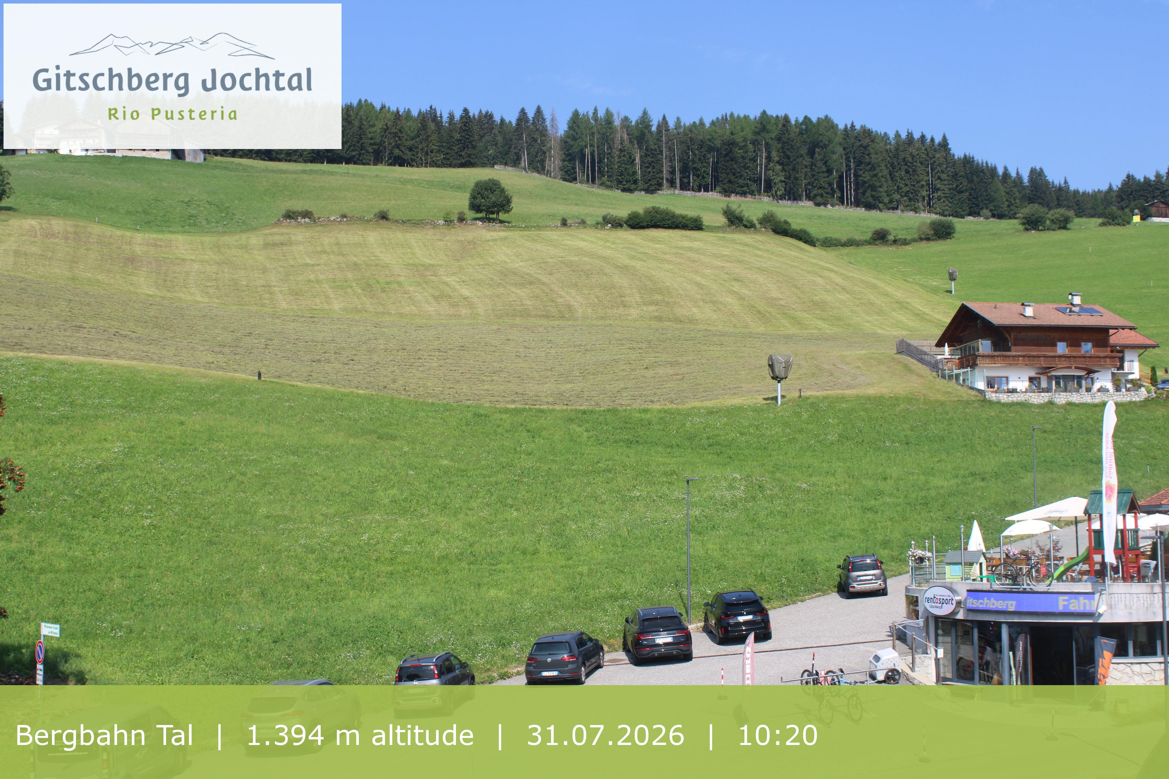Archiv Foto Webcam Sicht auf die Talstation Meransen in Südtirol