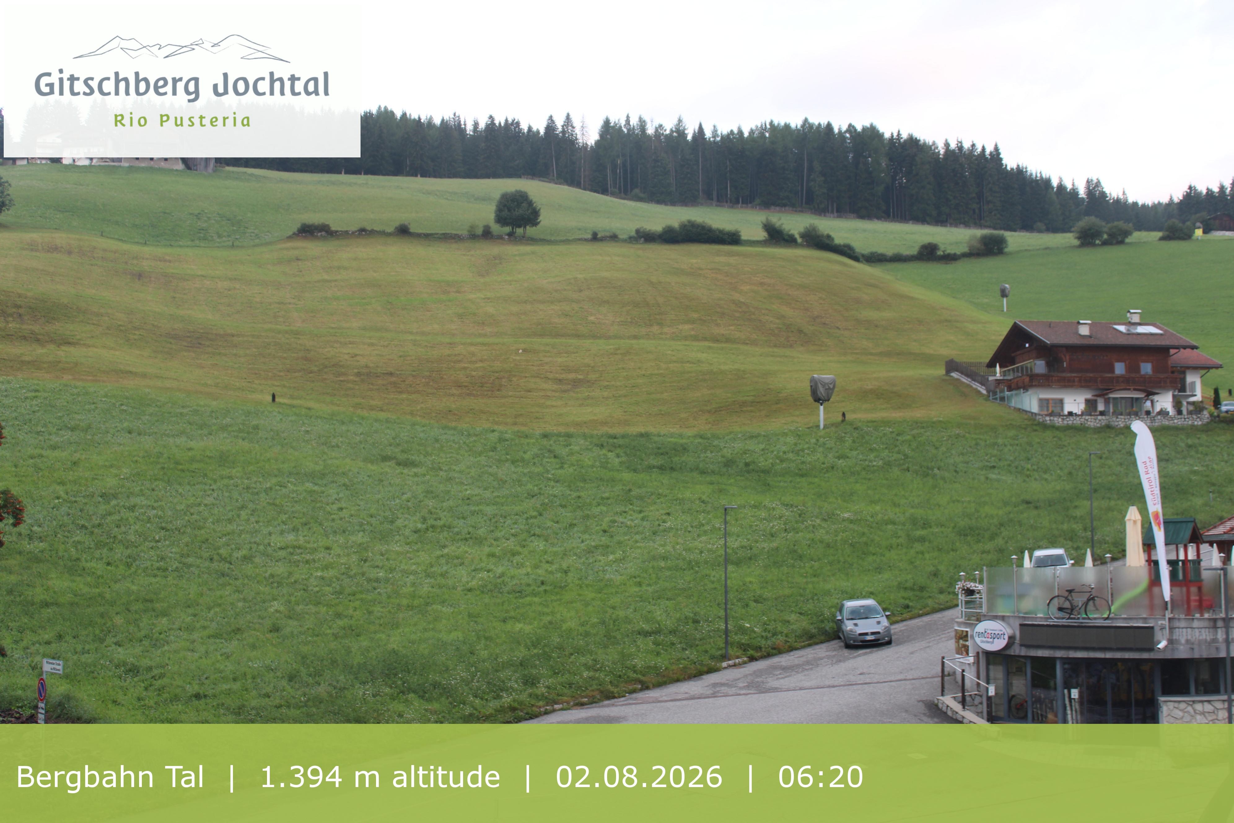 Archiv Foto Webcam Sicht auf die Talstation Meransen in Südtirol