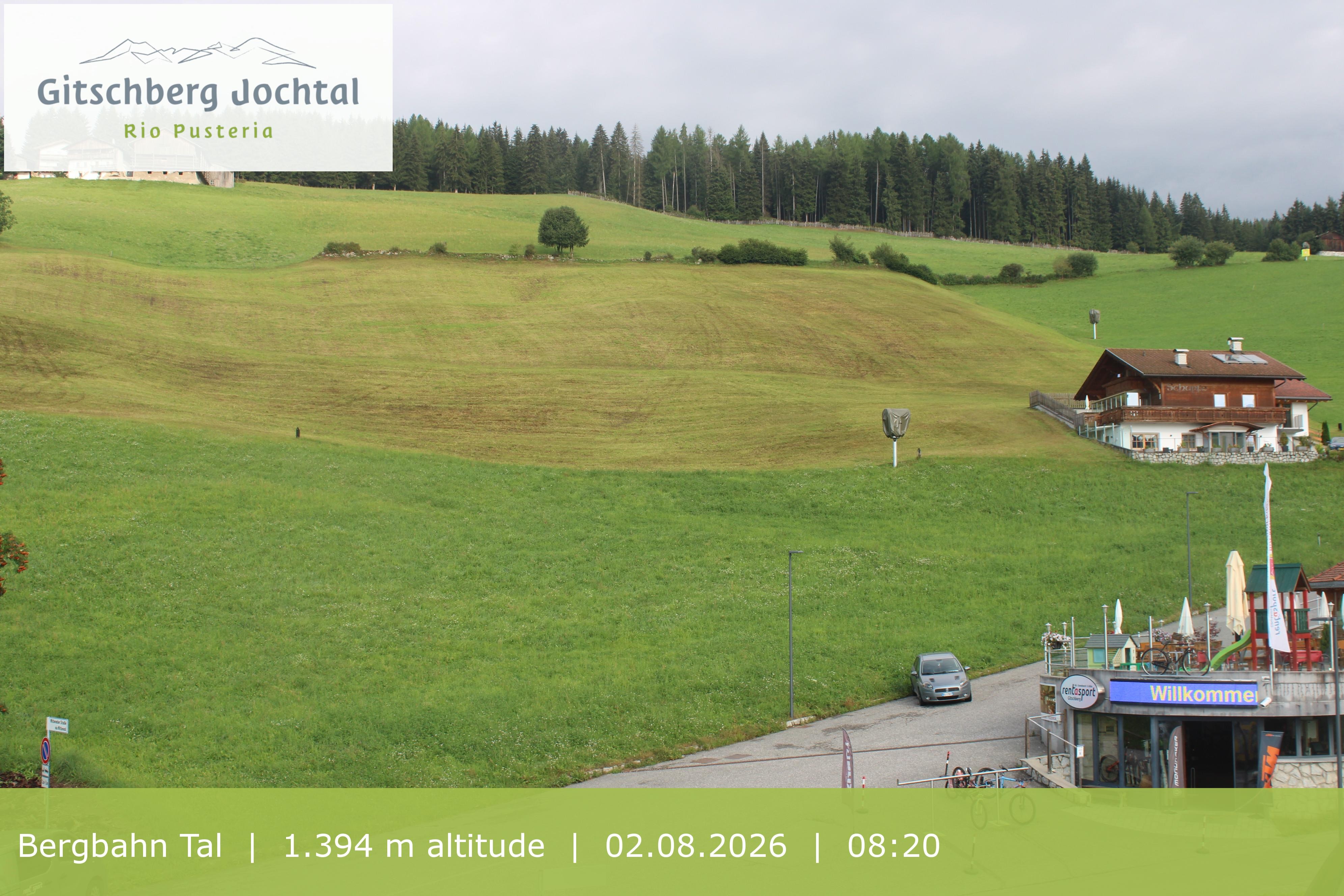 Archiv Foto Webcam Sicht auf die Talstation Meransen in Südtirol