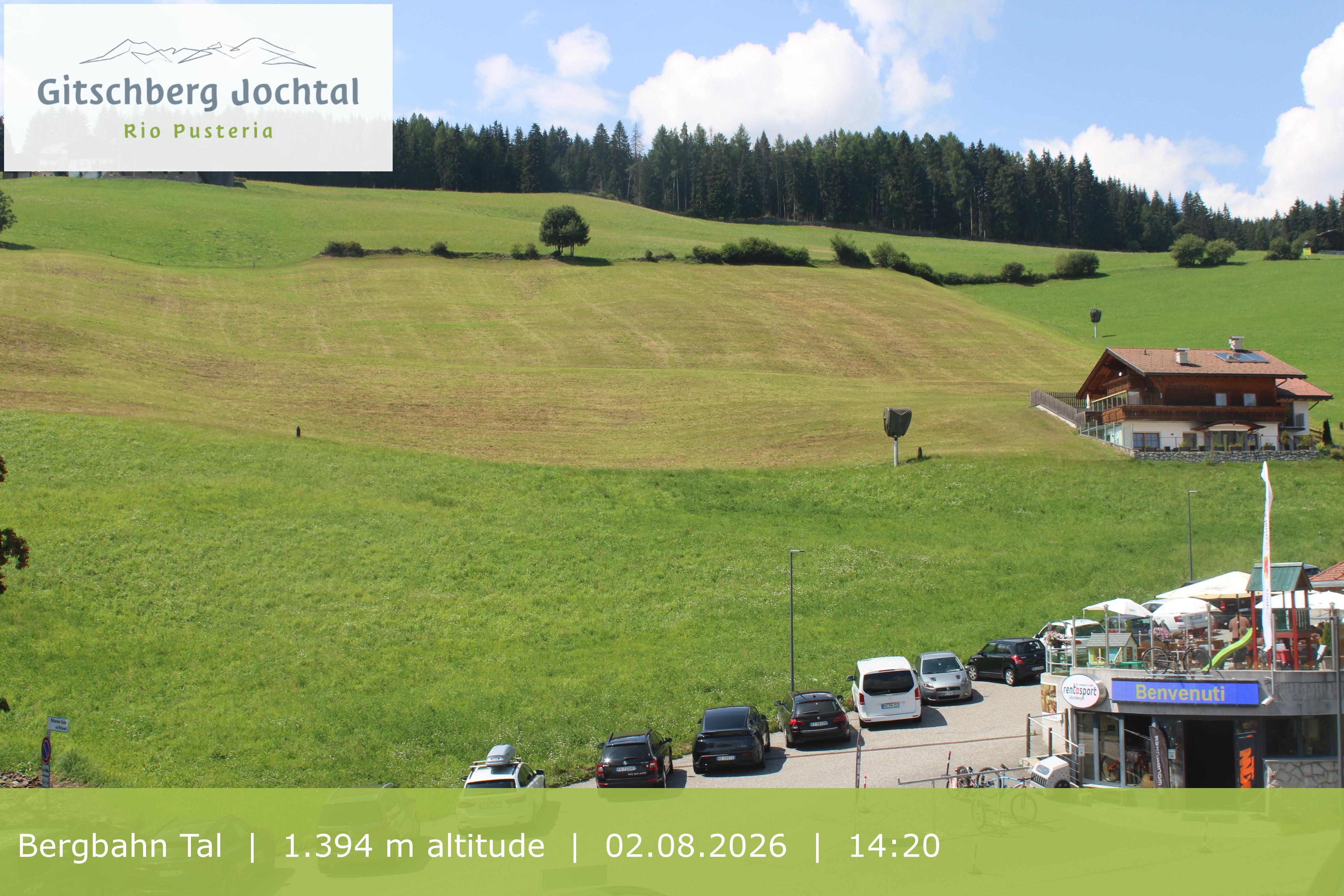 Archiv Foto Webcam Sicht auf die Talstation Meransen in Südtirol