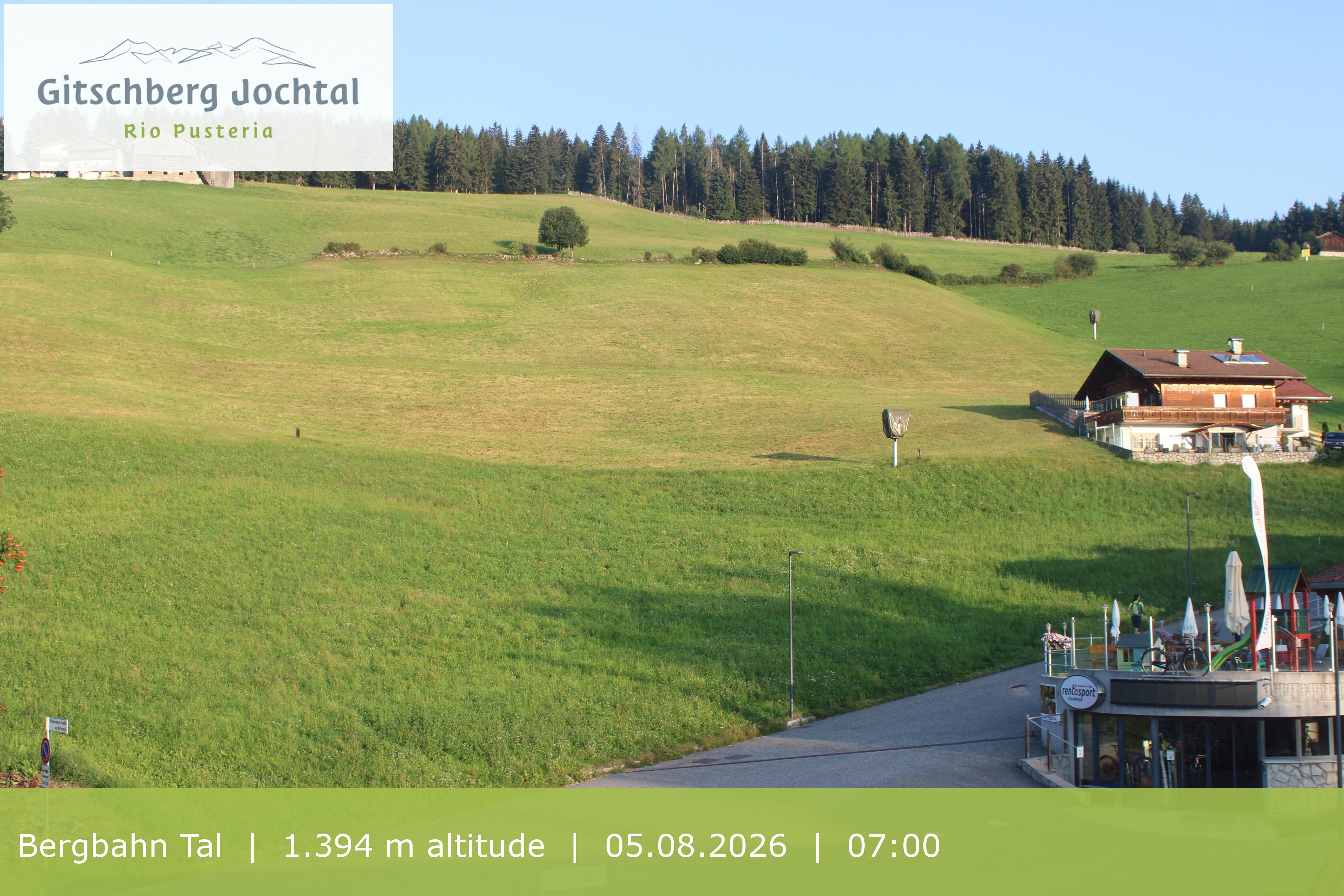 Archiv Foto Webcam Sicht auf die Talstation Meransen in Südtirol