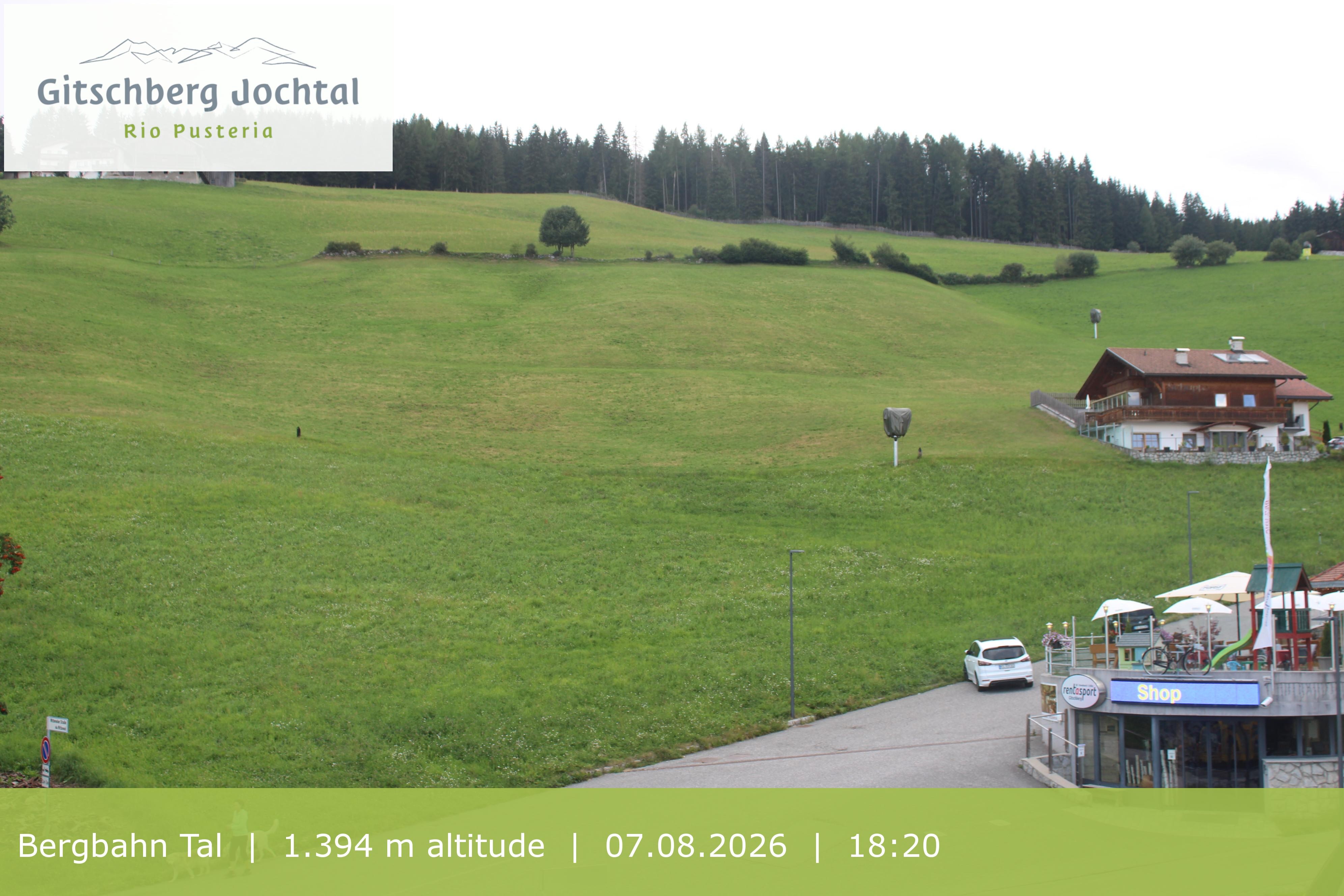 Archiv Foto Webcam Sicht auf die Talstation Meransen in Südtirol