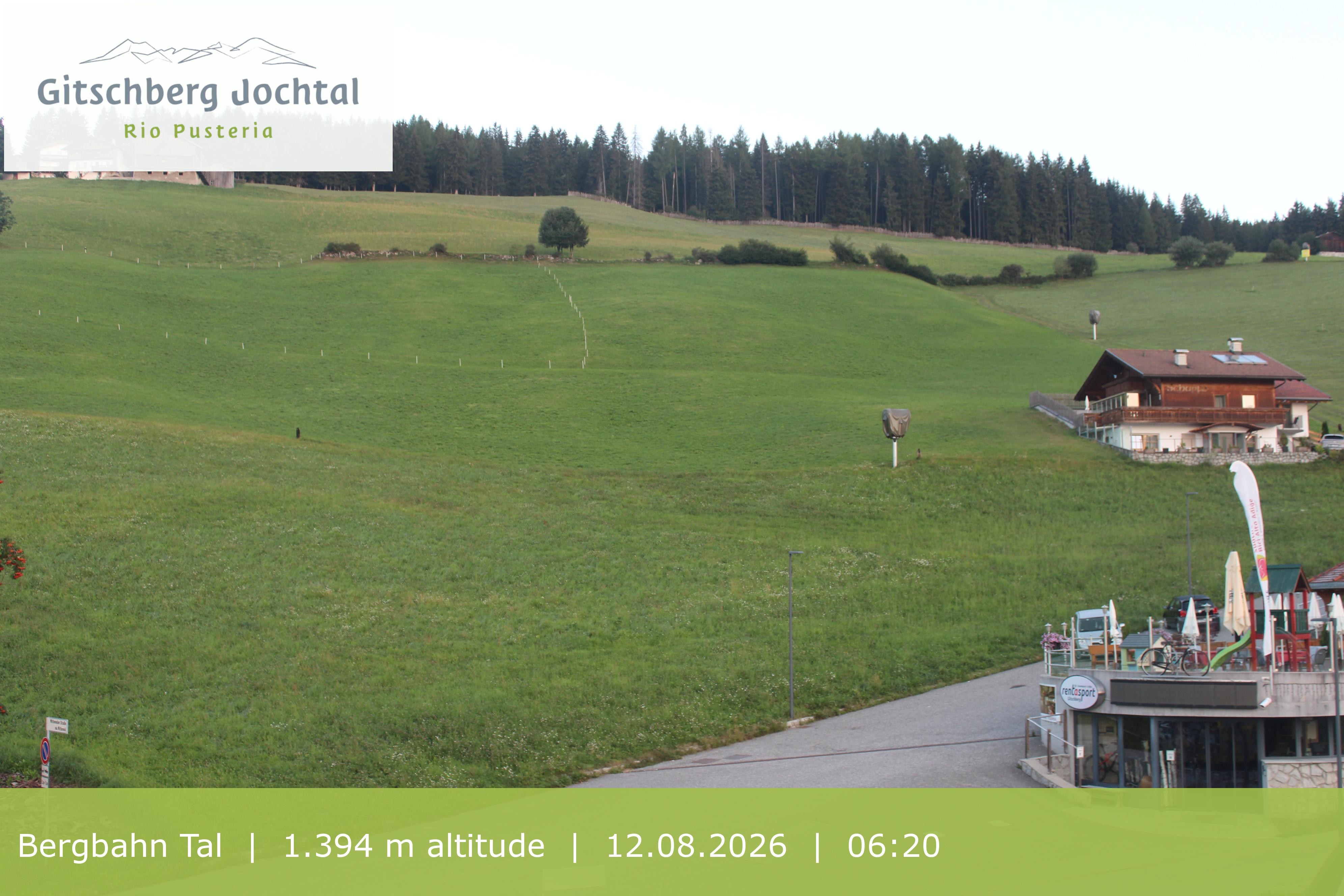 Archiv Foto Webcam Sicht auf die Talstation Meransen in Südtirol