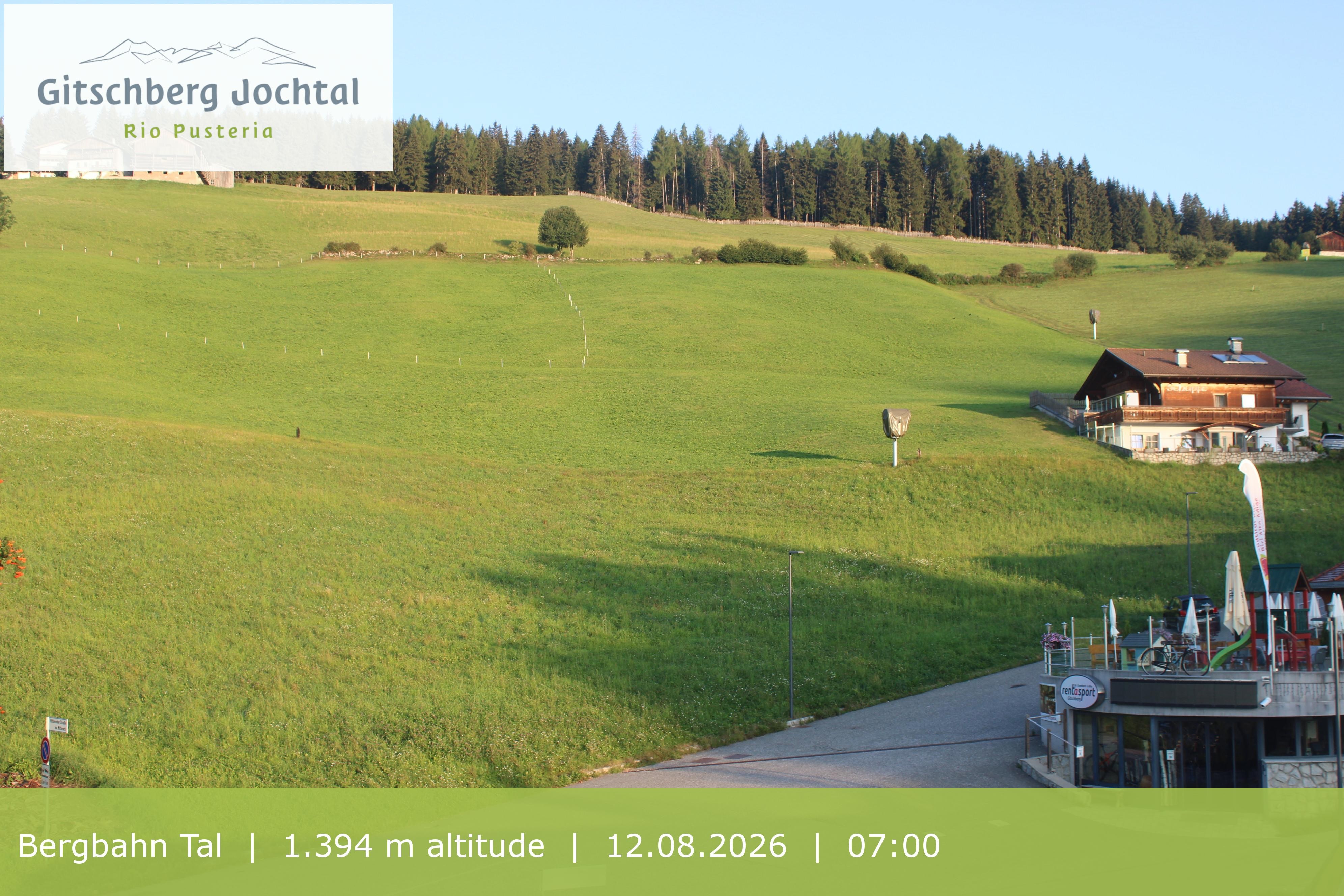 Archiv Foto Webcam Sicht auf die Talstation Meransen in Südtirol