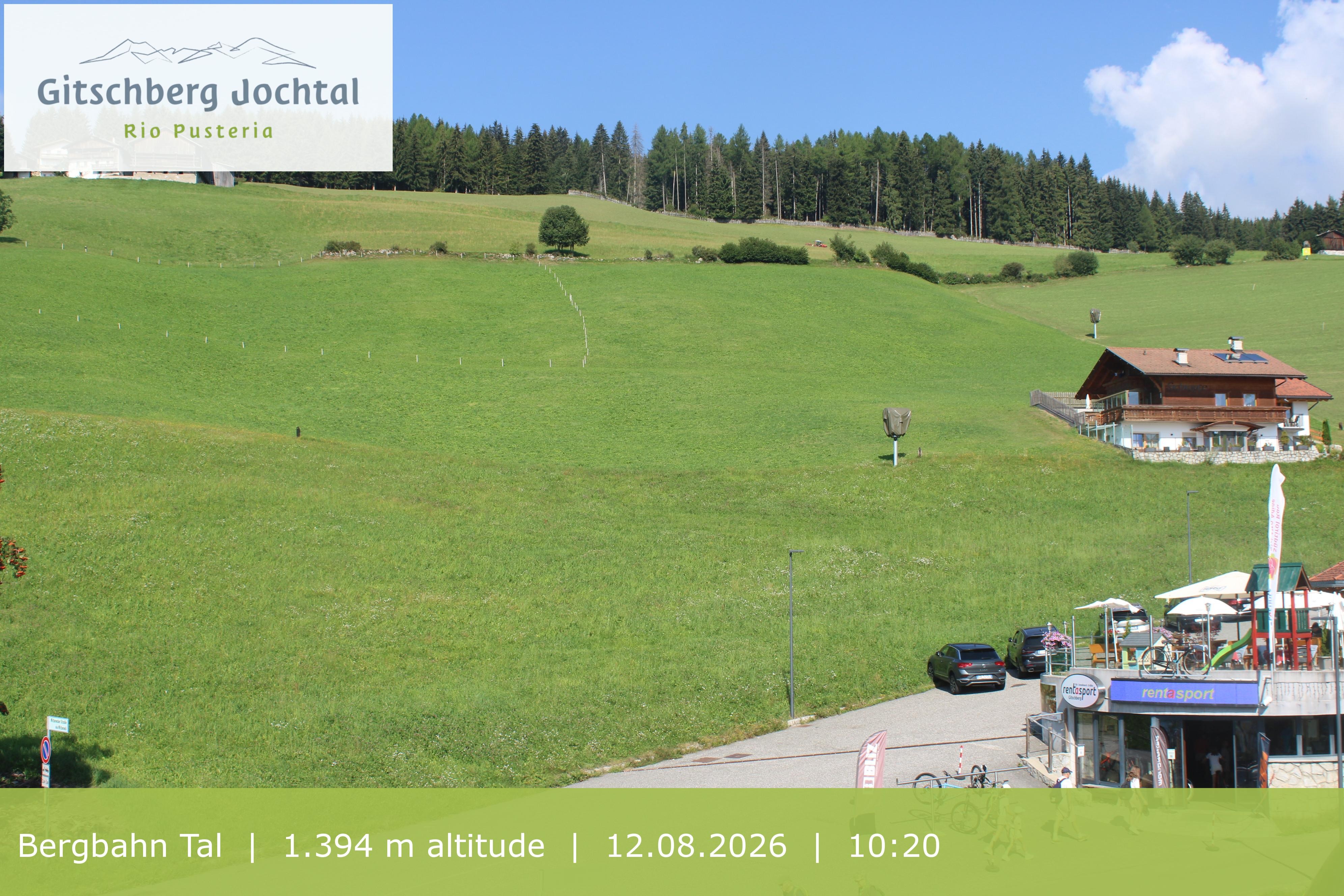 Archiv Foto Webcam Sicht auf die Talstation Meransen in Südtirol