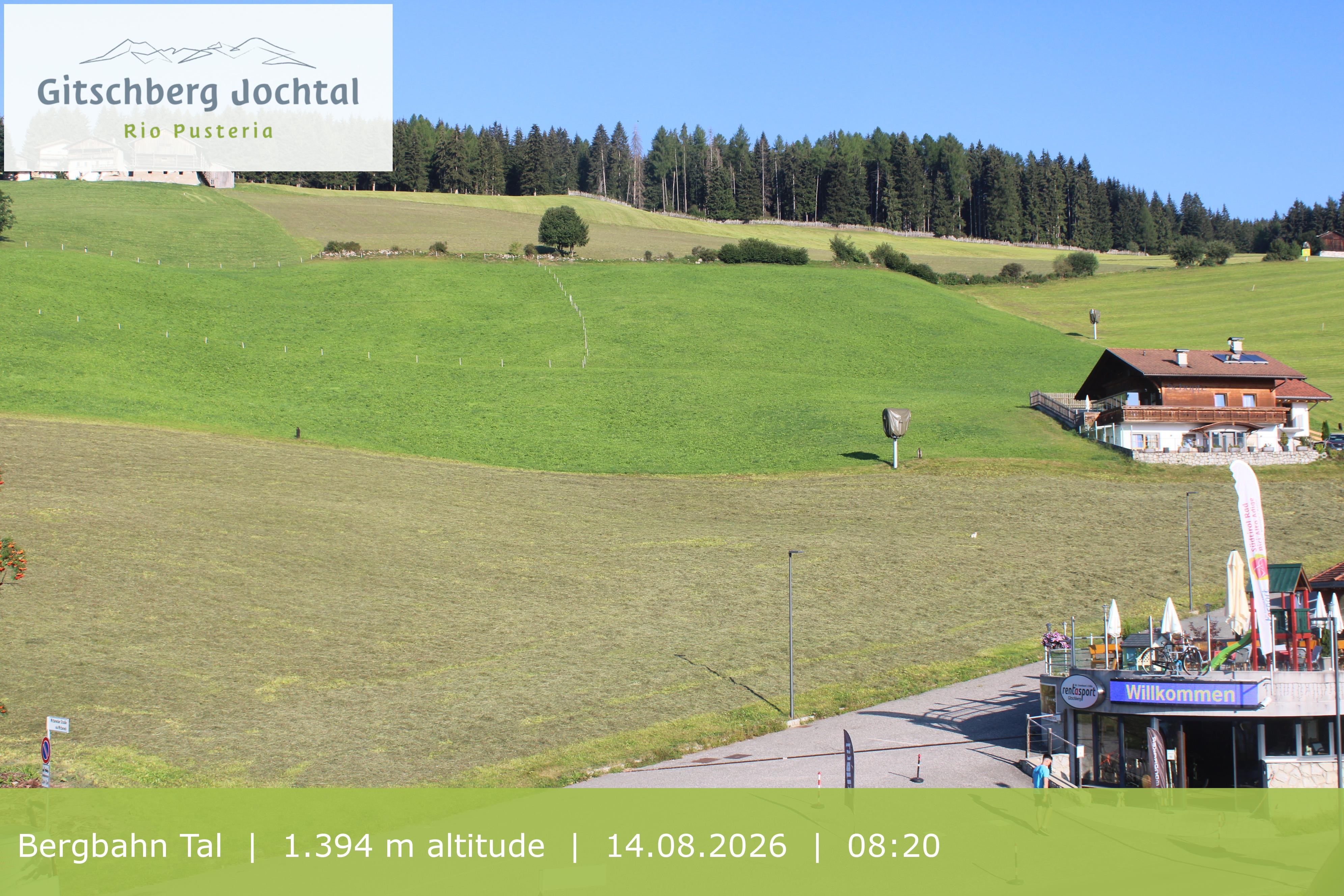 Archiv Foto Webcam Sicht auf die Talstation Meransen in Südtirol