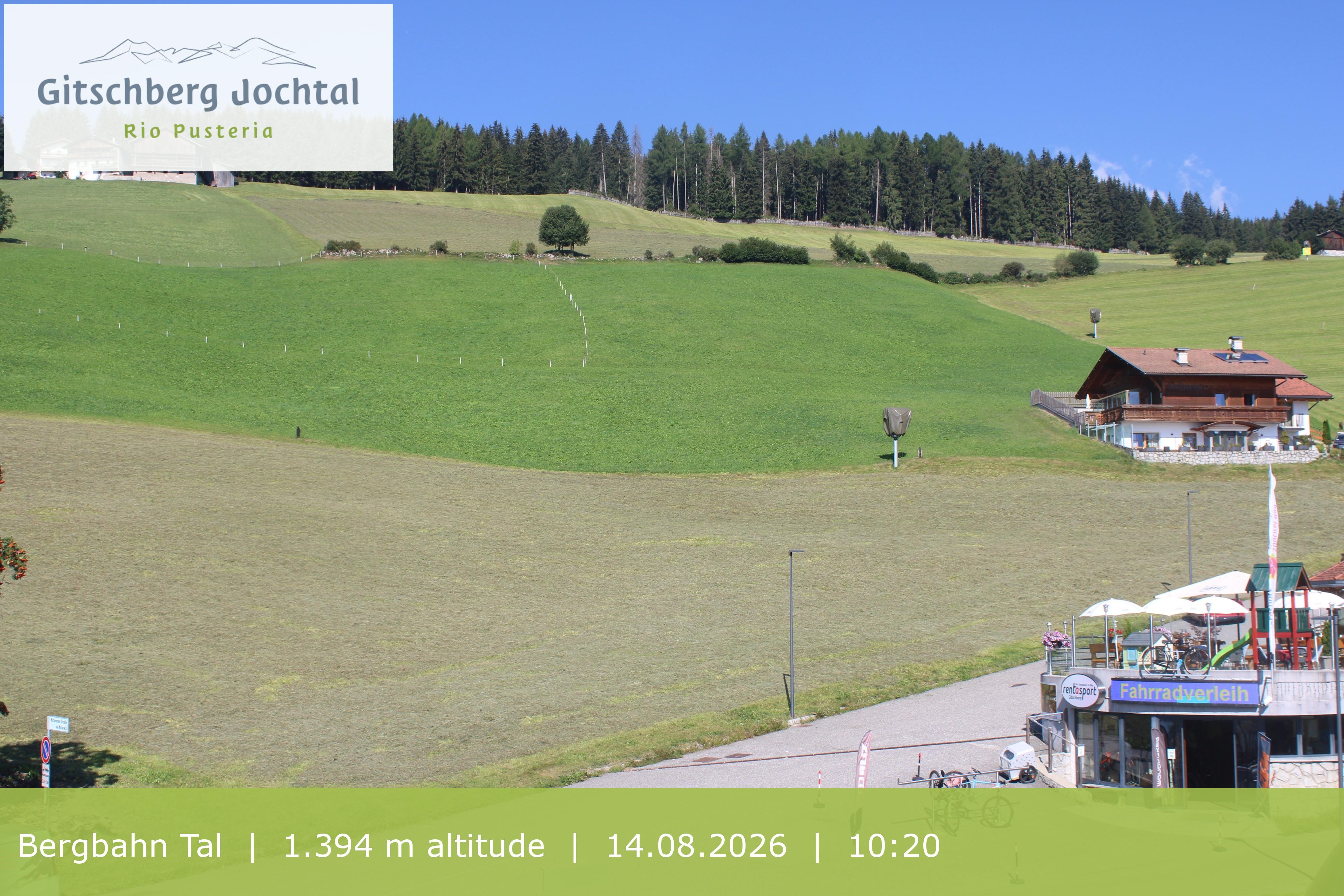 Archiv Foto Webcam Sicht auf die Talstation Meransen in Südtirol