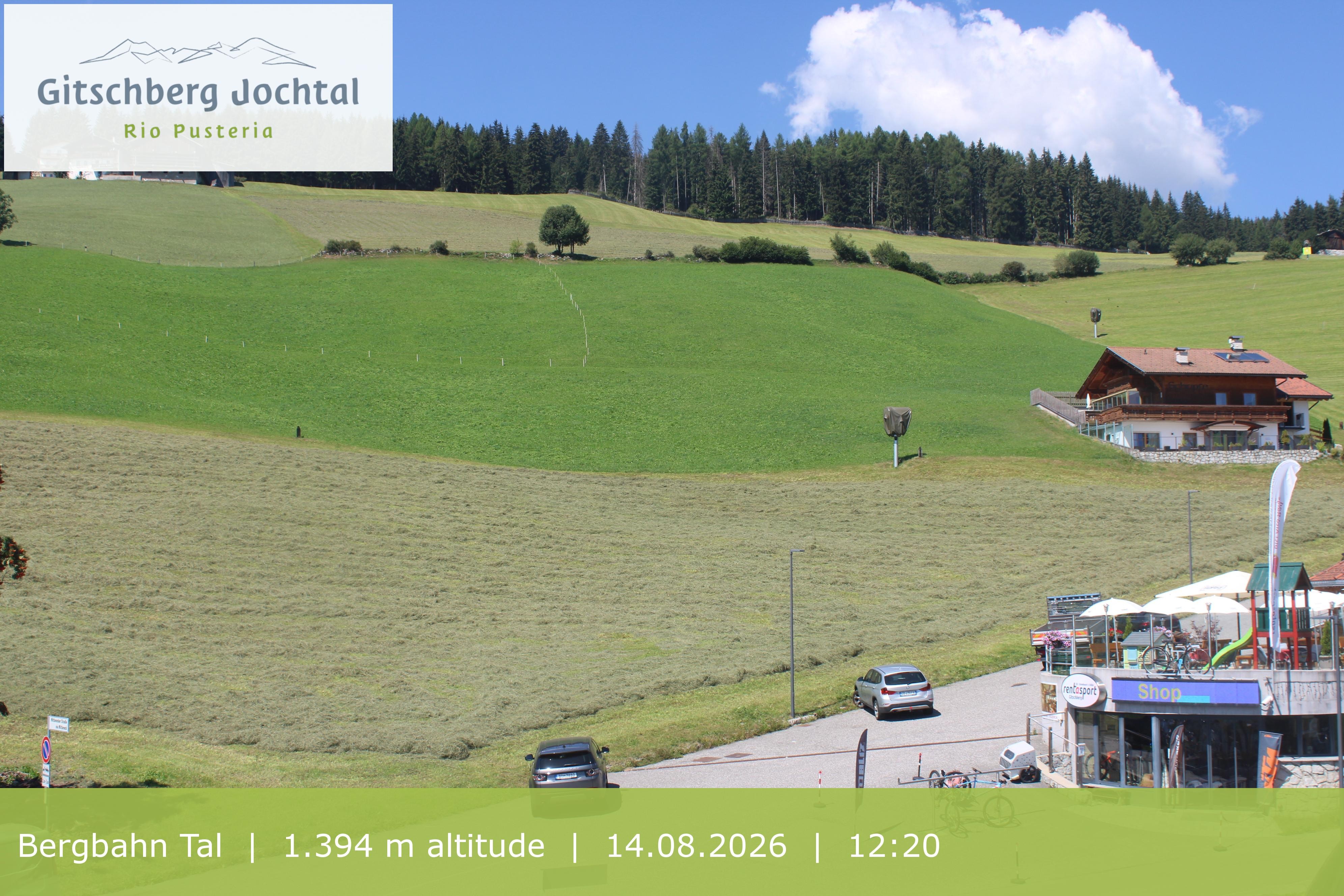 Archiv Foto Webcam Sicht auf die Talstation Meransen in Südtirol