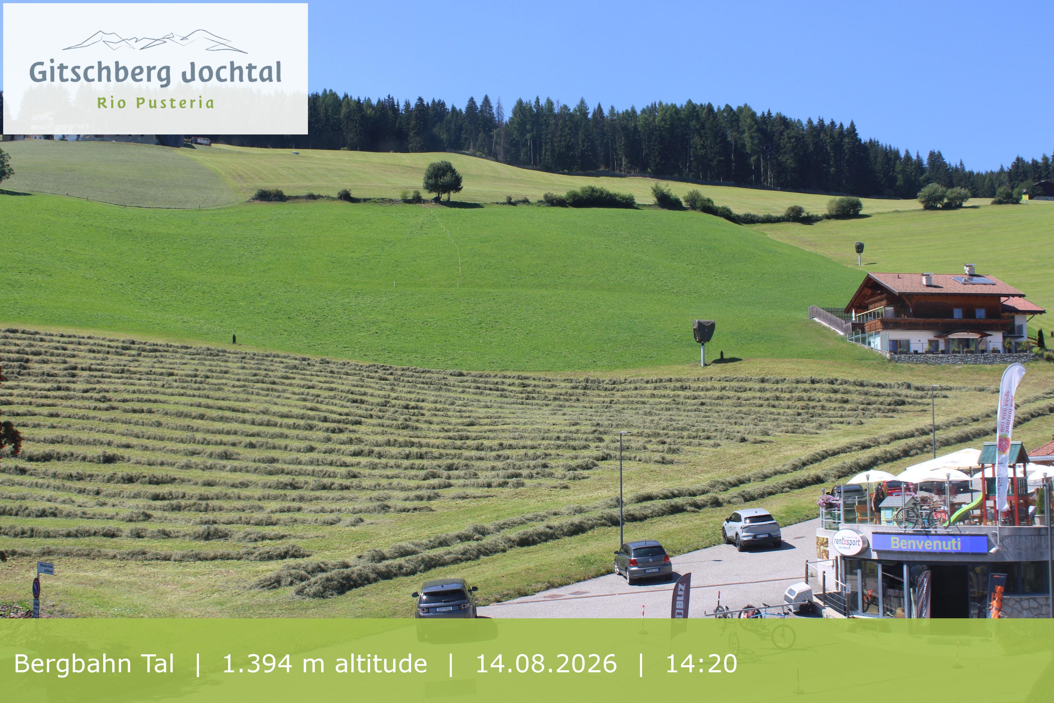 Archiv Foto Webcam Sicht auf die Talstation Meransen in Südtirol