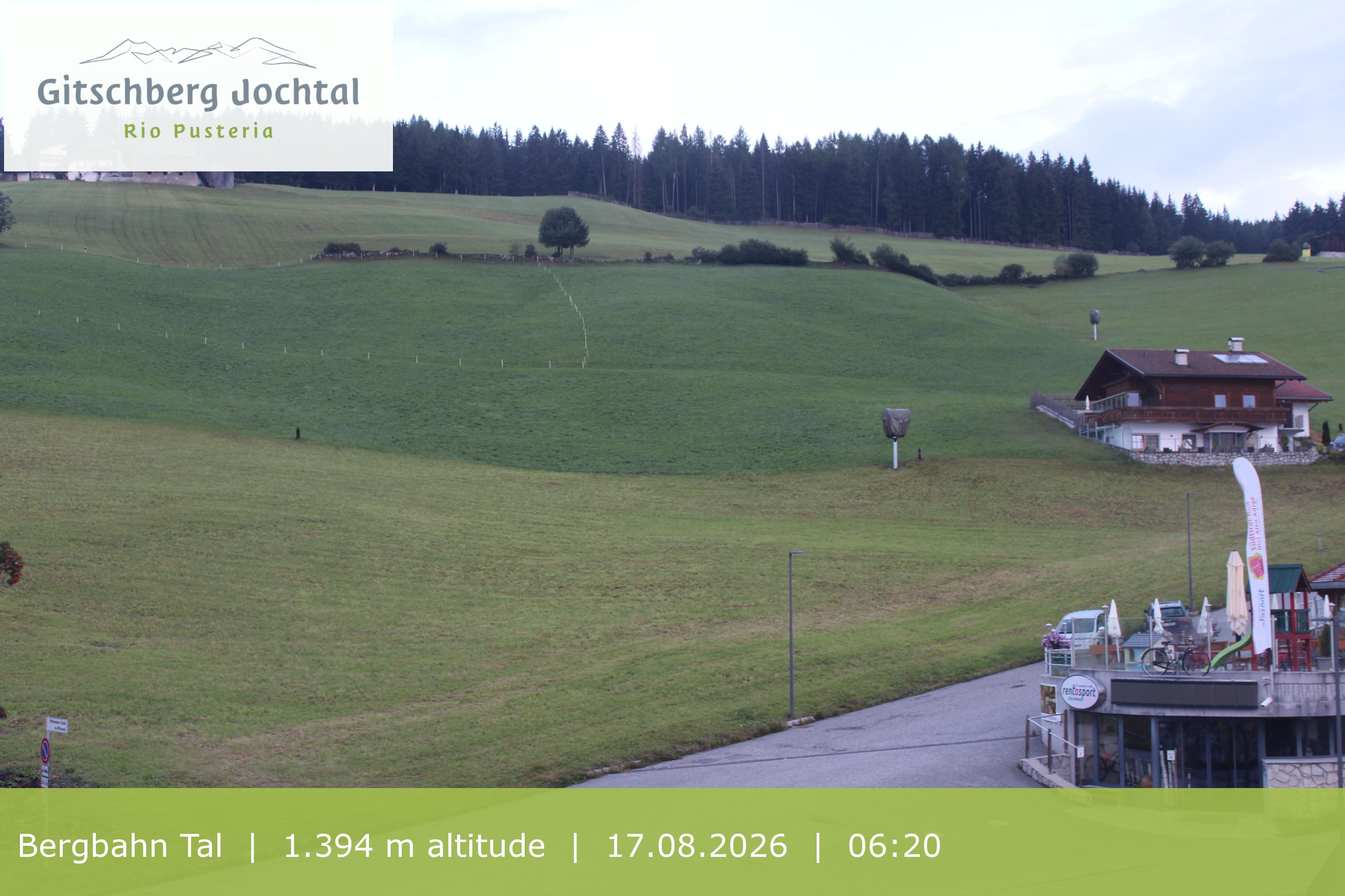 Archiv Foto Webcam Sicht auf die Talstation Meransen in Südtirol