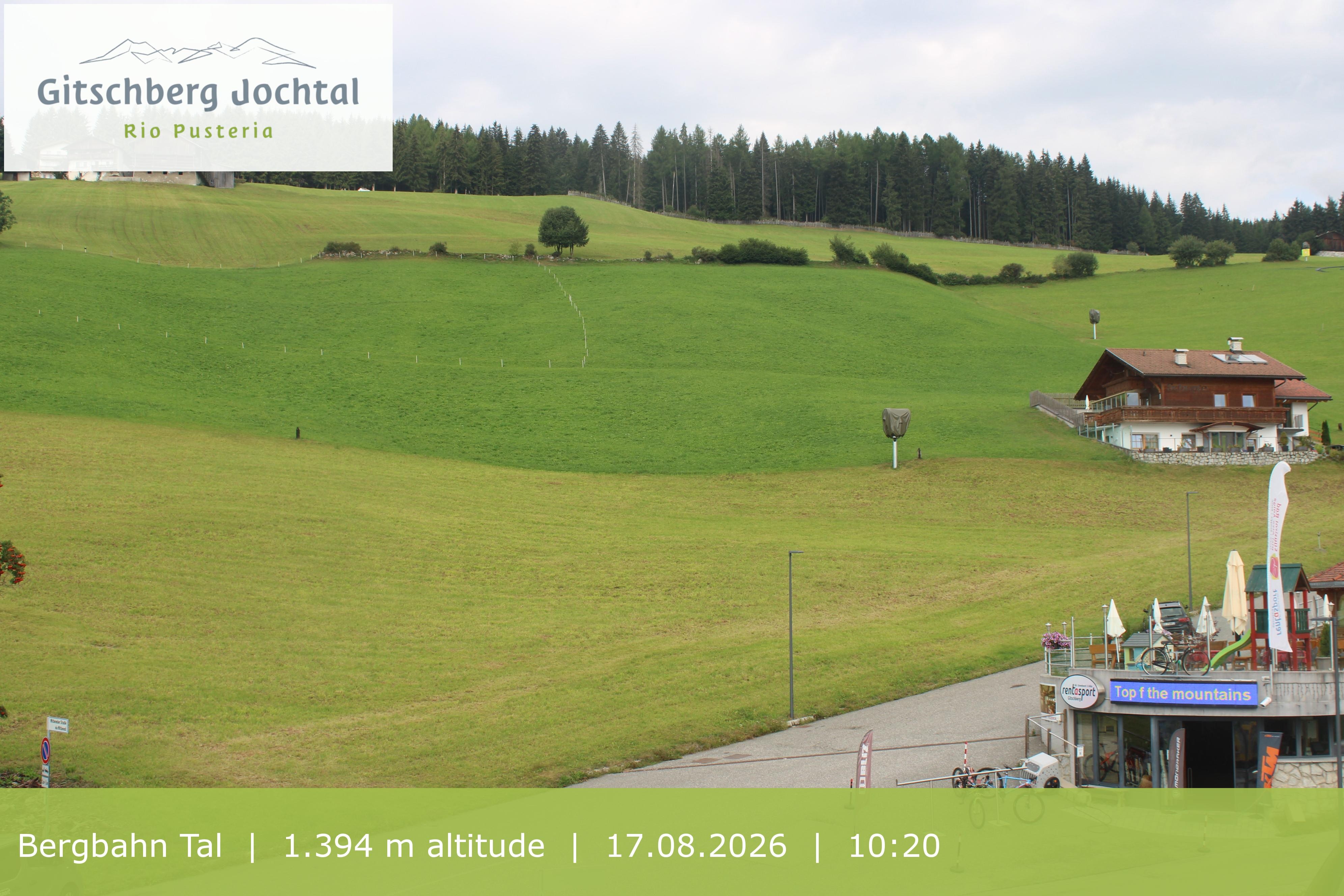 Archiv Foto Webcam Sicht auf die Talstation Meransen in Südtirol