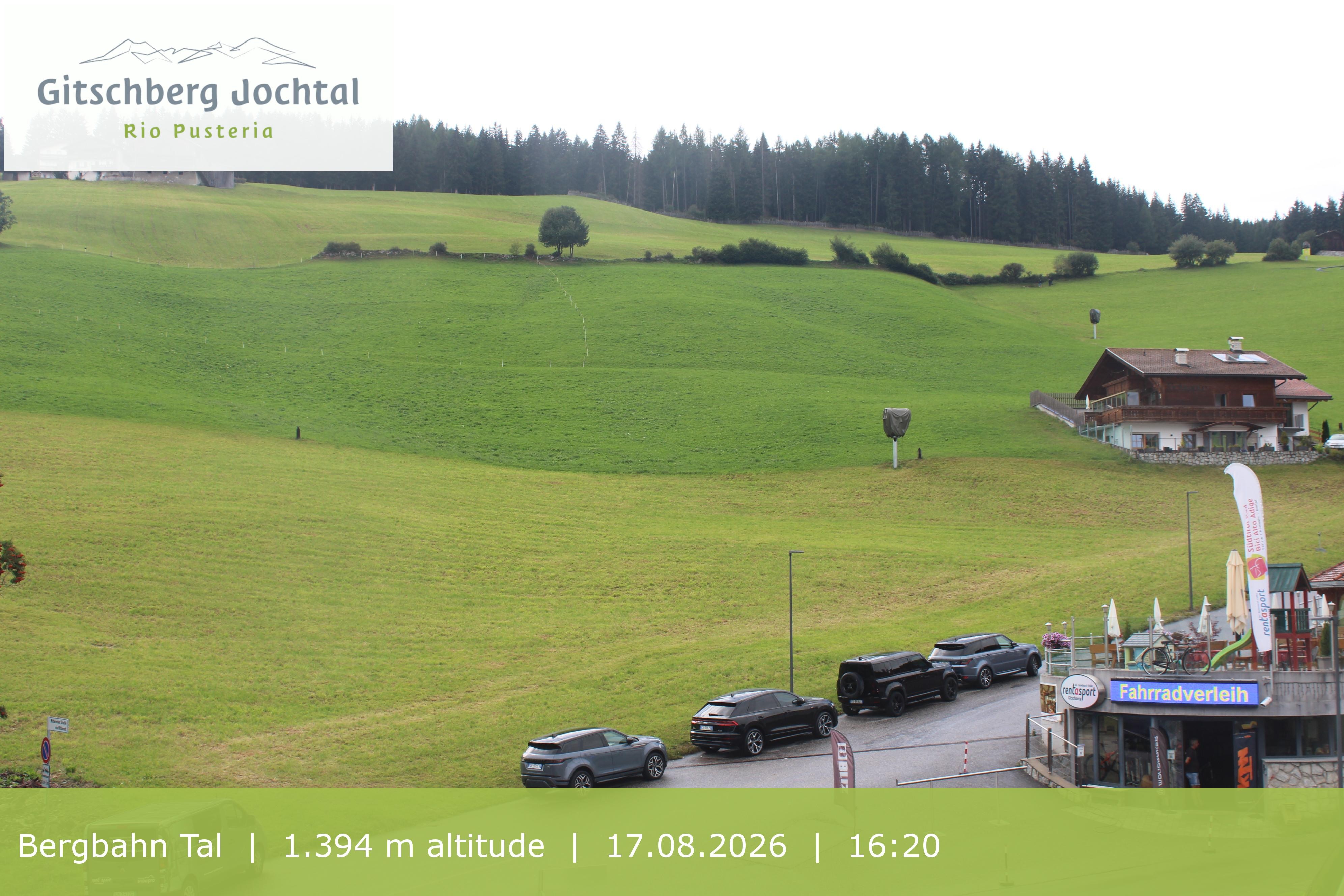 Archiv Foto Webcam Sicht auf die Talstation Meransen in Südtirol