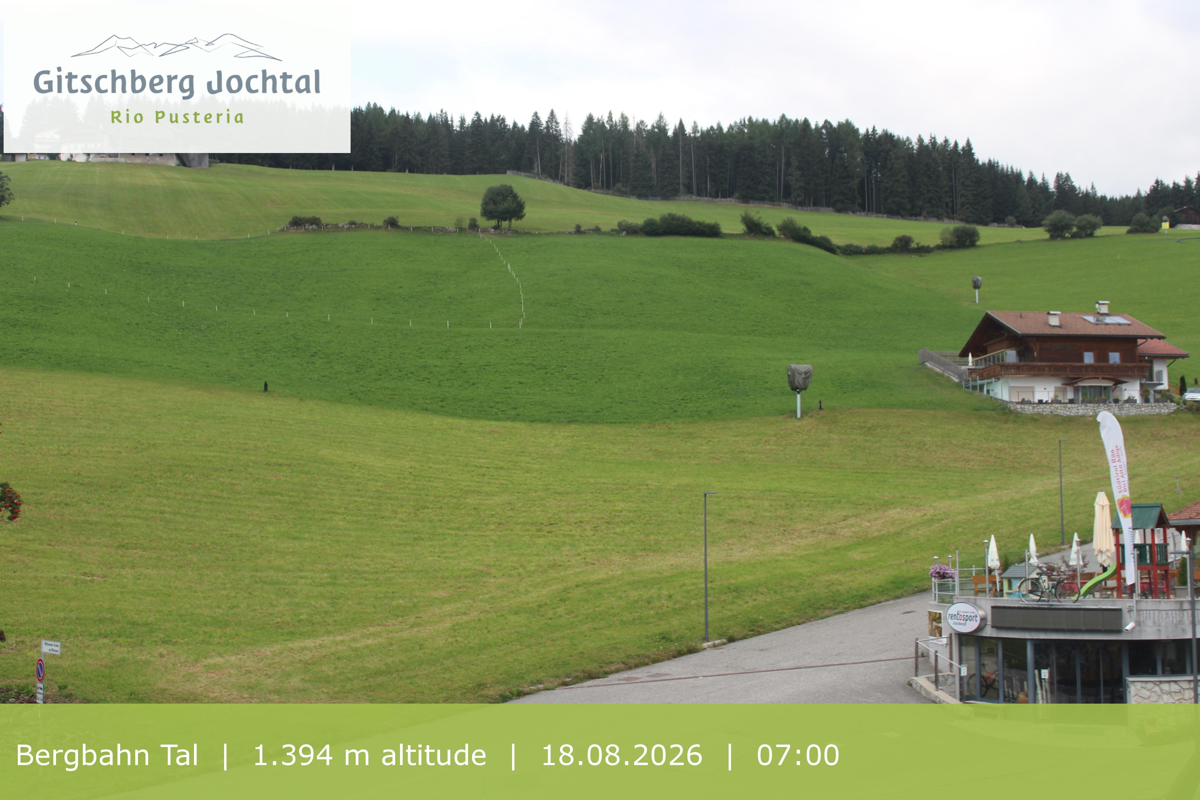 Archiv Foto Webcam Sicht auf die Talstation Meransen in Südtirol