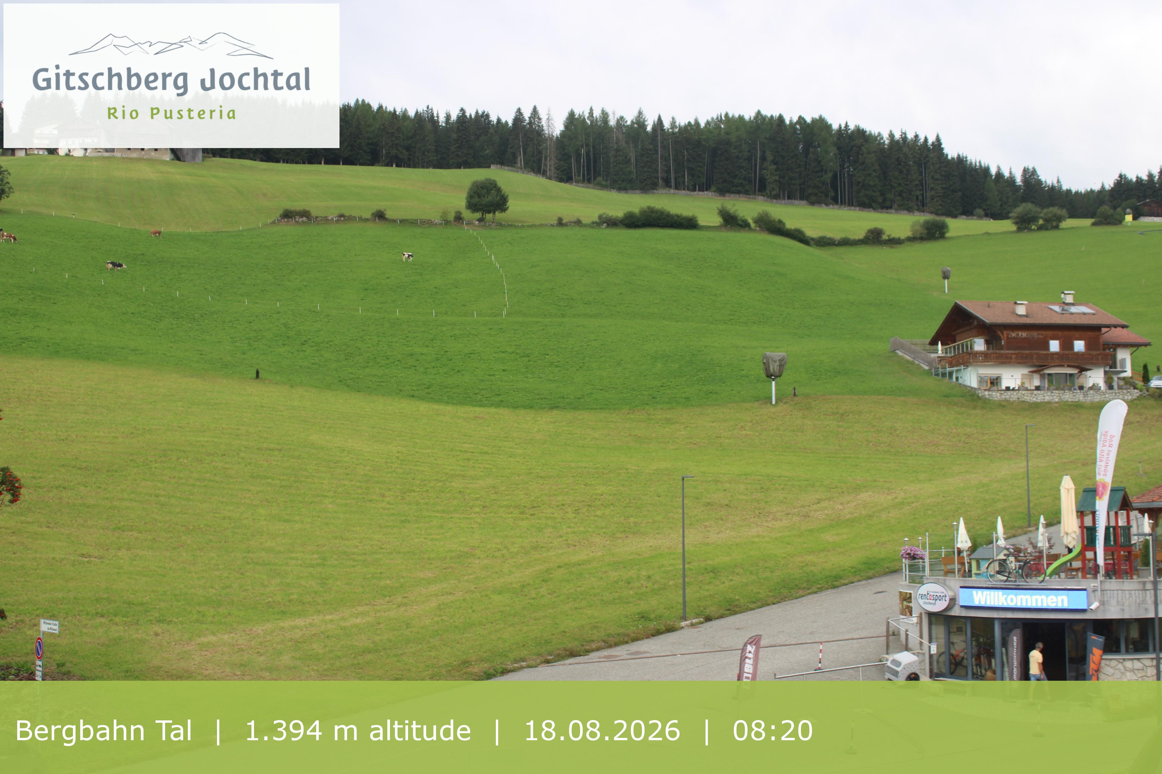 Archiv Foto Webcam Sicht auf die Talstation Meransen in Südtirol