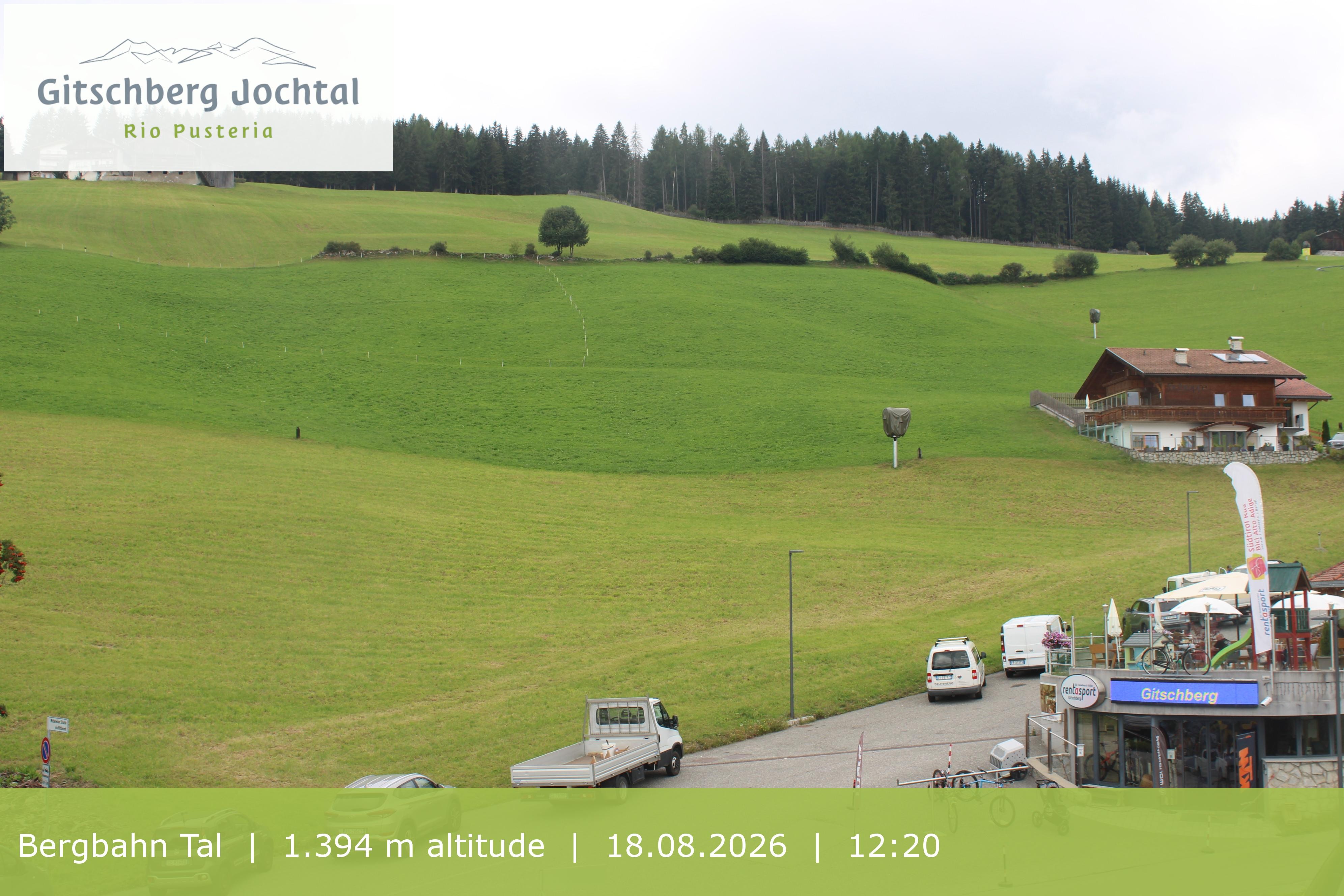 Archiv Foto Webcam Sicht auf die Talstation Meransen in Südtirol