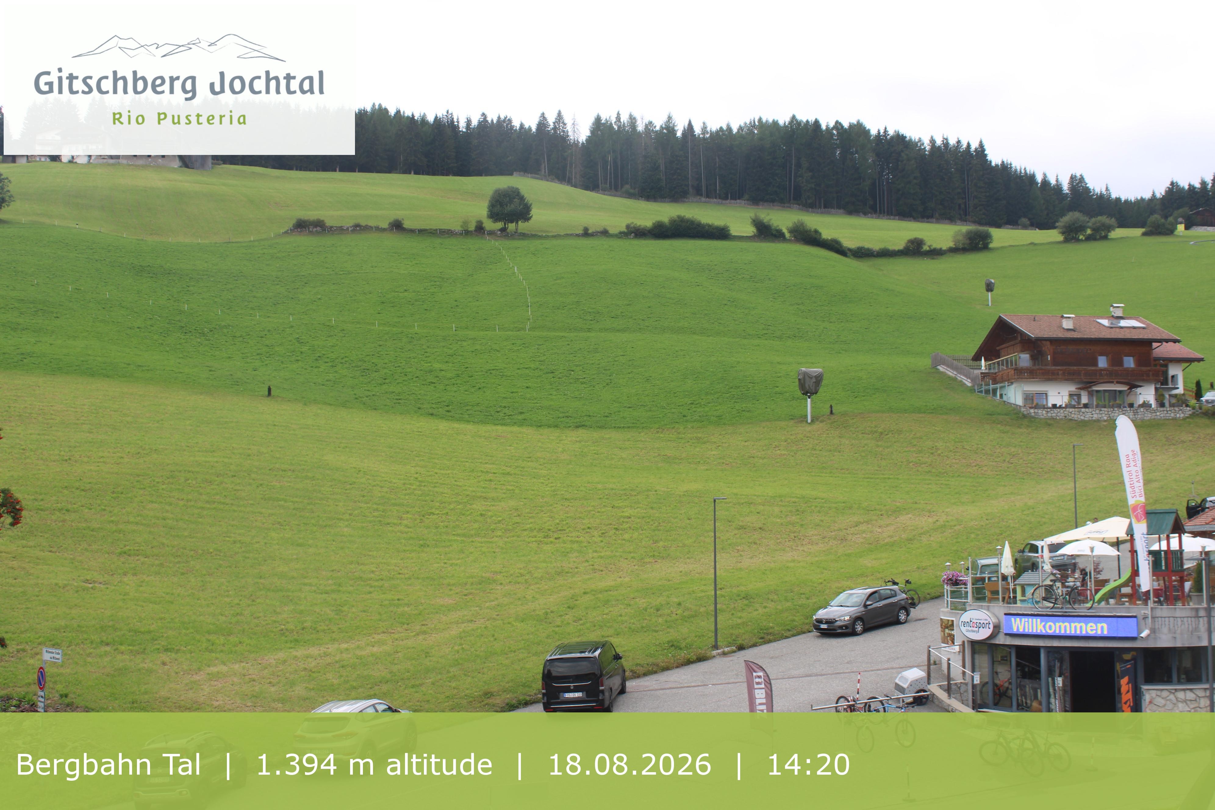 Archiv Foto Webcam Sicht auf die Talstation Meransen in Südtirol