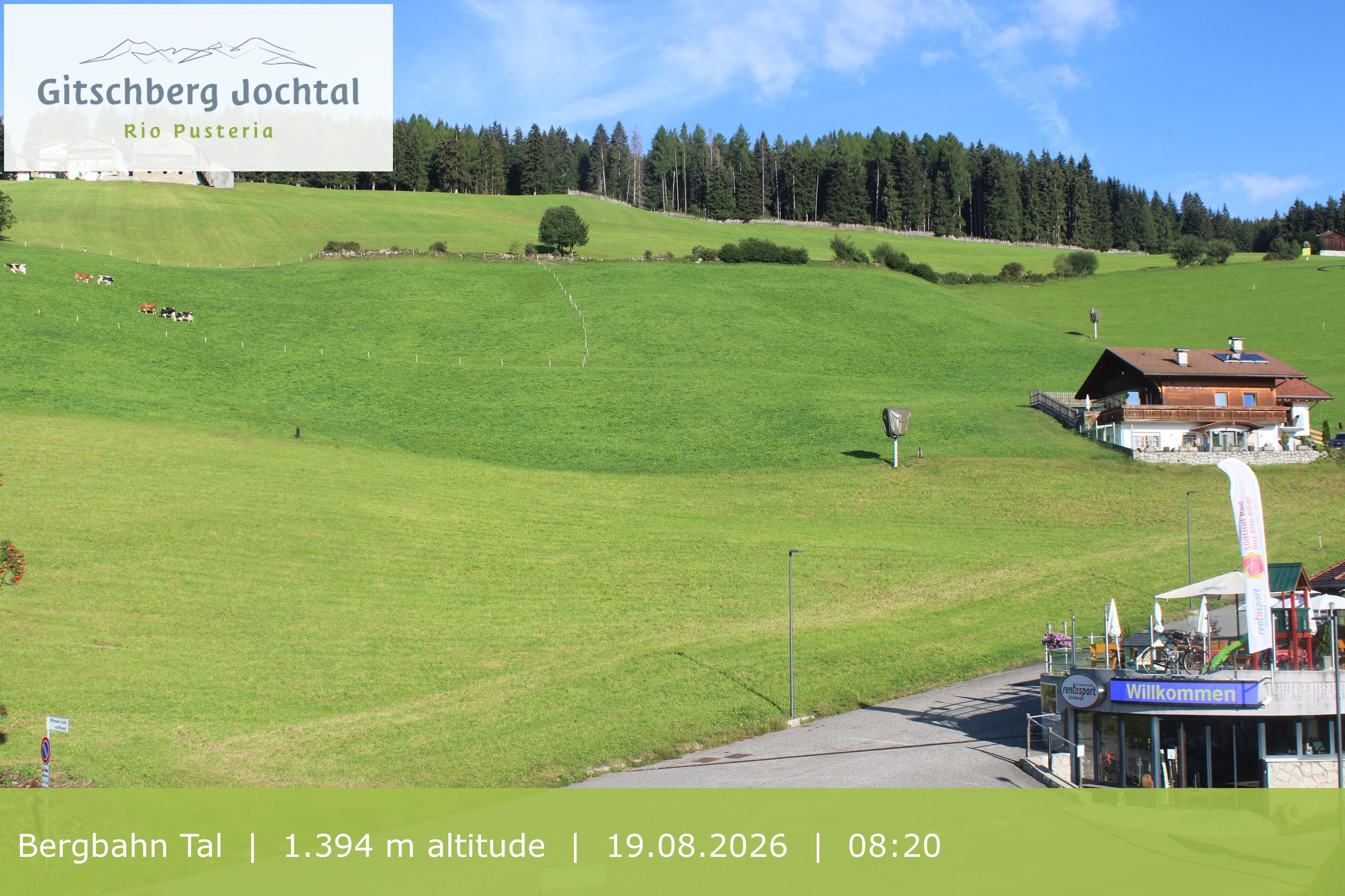 Archiv Foto Webcam Sicht auf die Talstation Meransen in Südtirol
