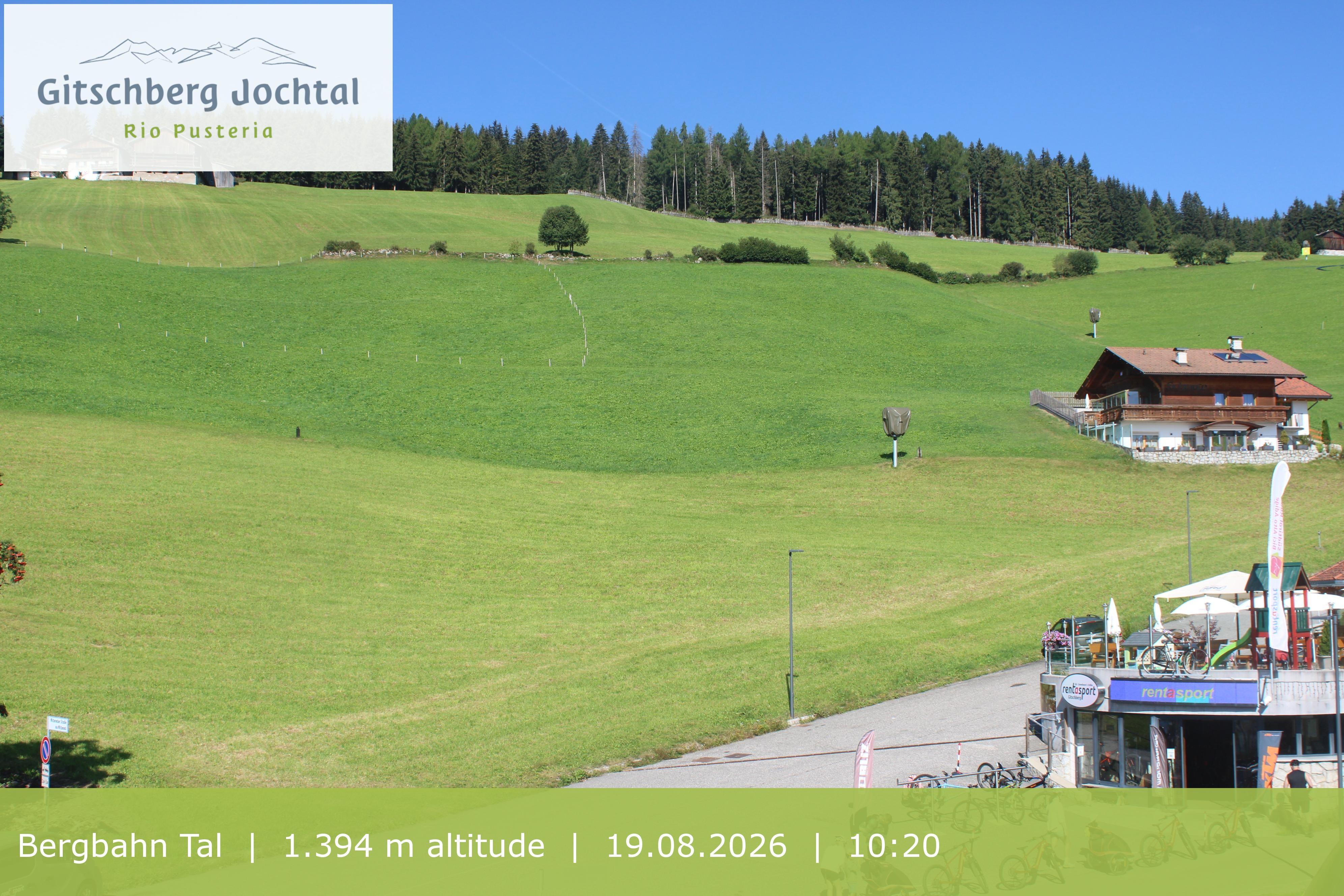 Archiv Foto Webcam Sicht auf die Talstation Meransen in Südtirol