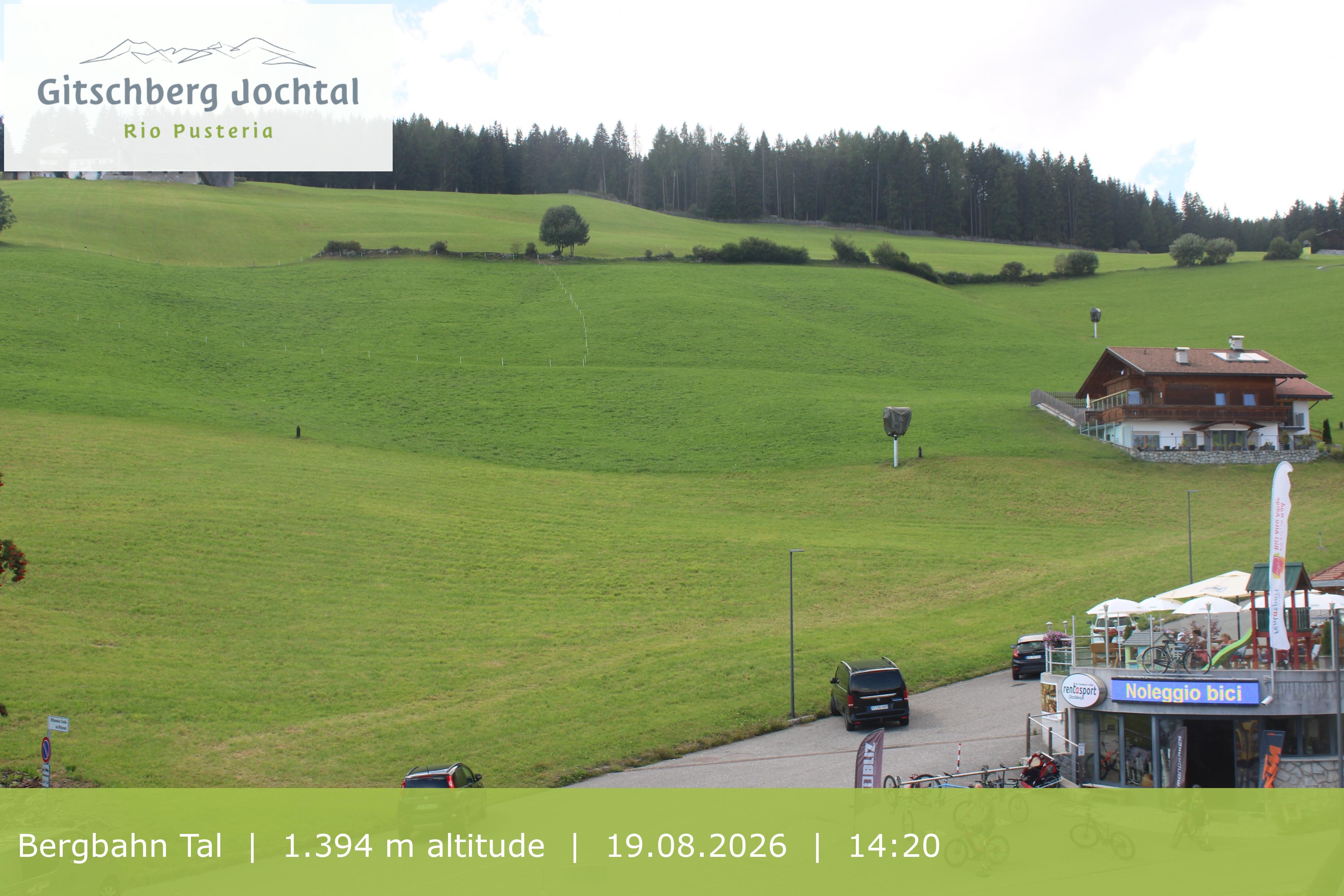 Archiv Foto Webcam Sicht auf die Talstation Meransen in Südtirol