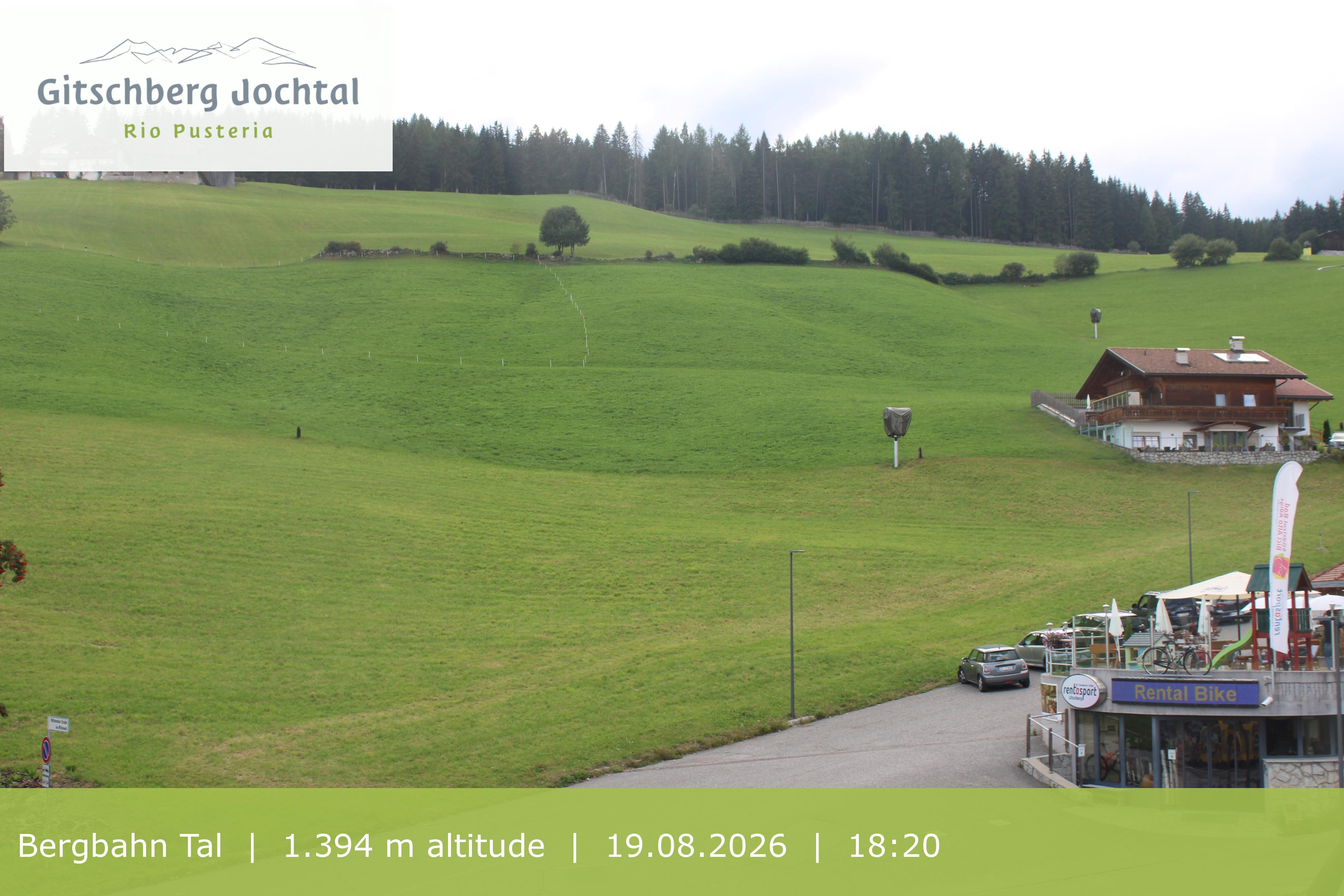 Archiv Foto Webcam Sicht auf die Talstation Meransen in Südtirol