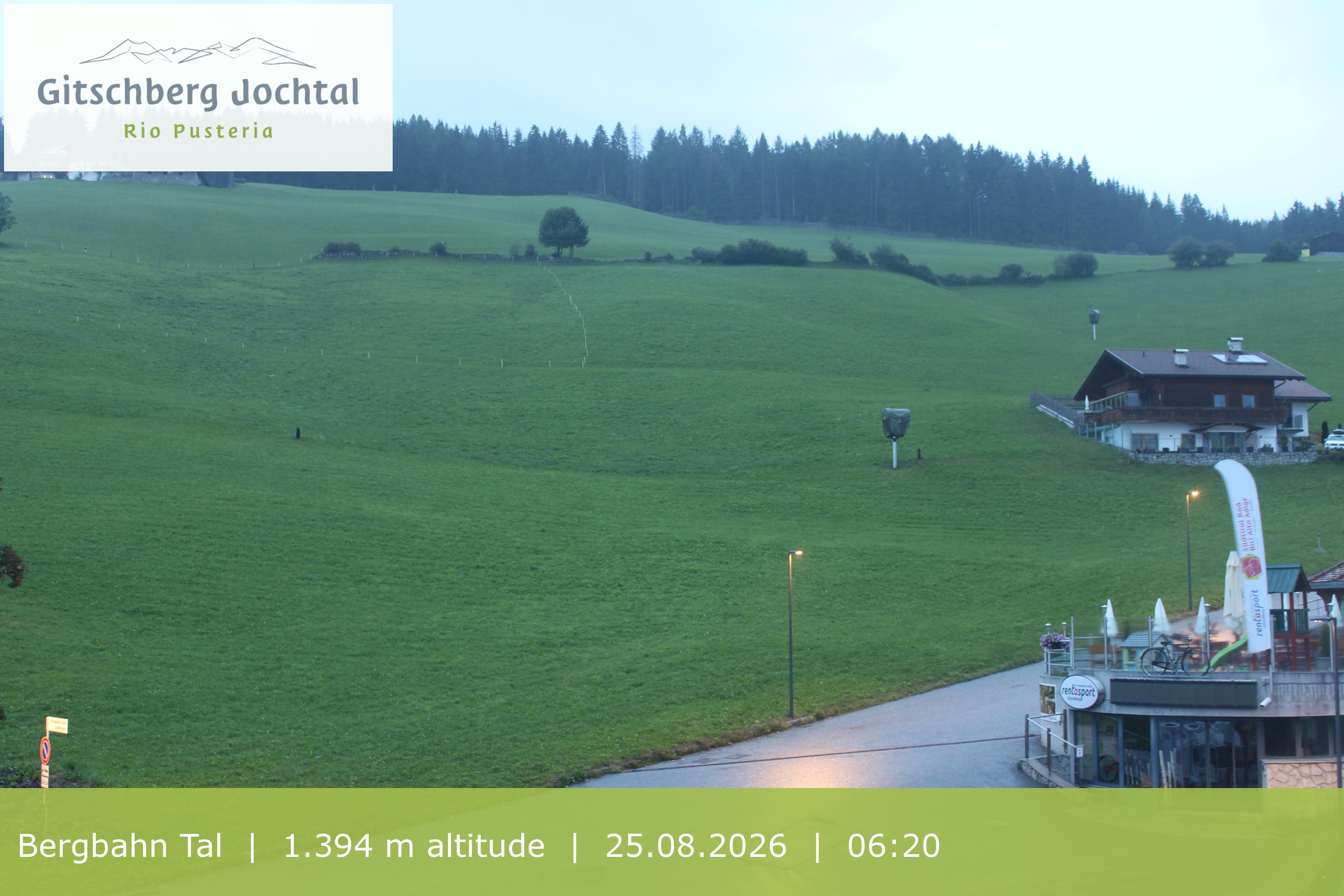 Archiv Foto Webcam Sicht auf die Talstation Meransen in Südtirol