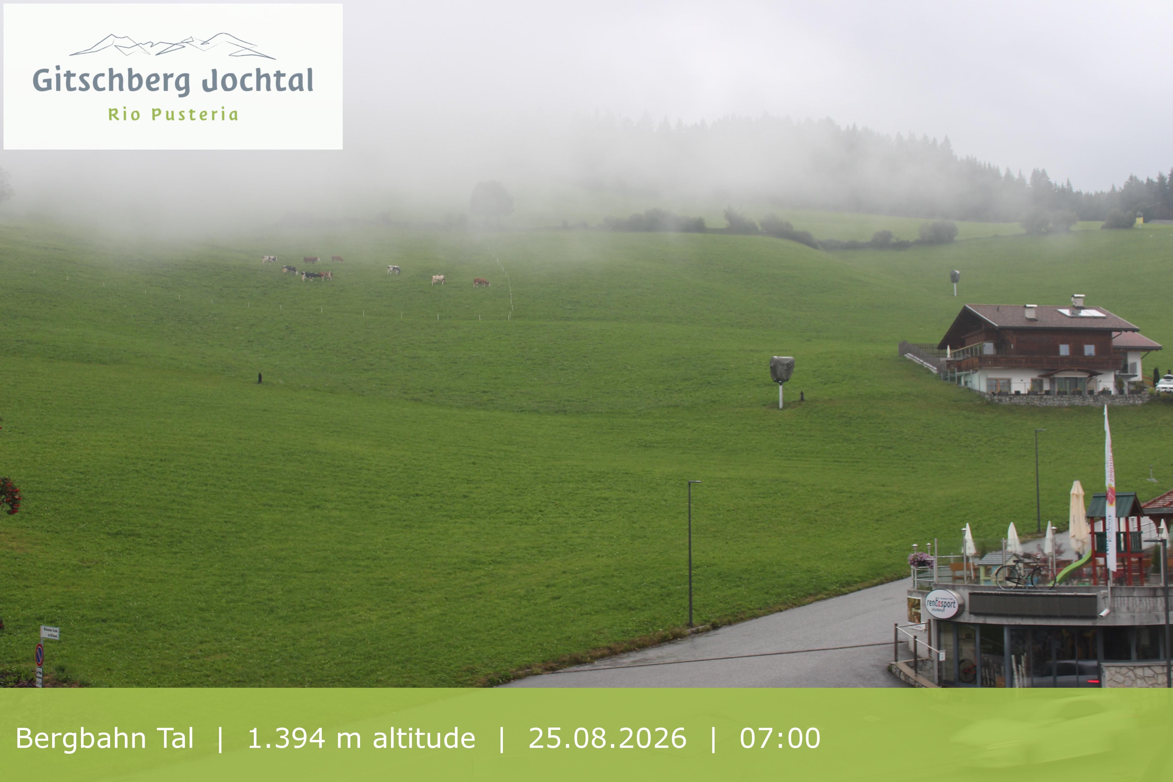 Archiv Foto Webcam Sicht auf die Talstation Meransen in Südtirol