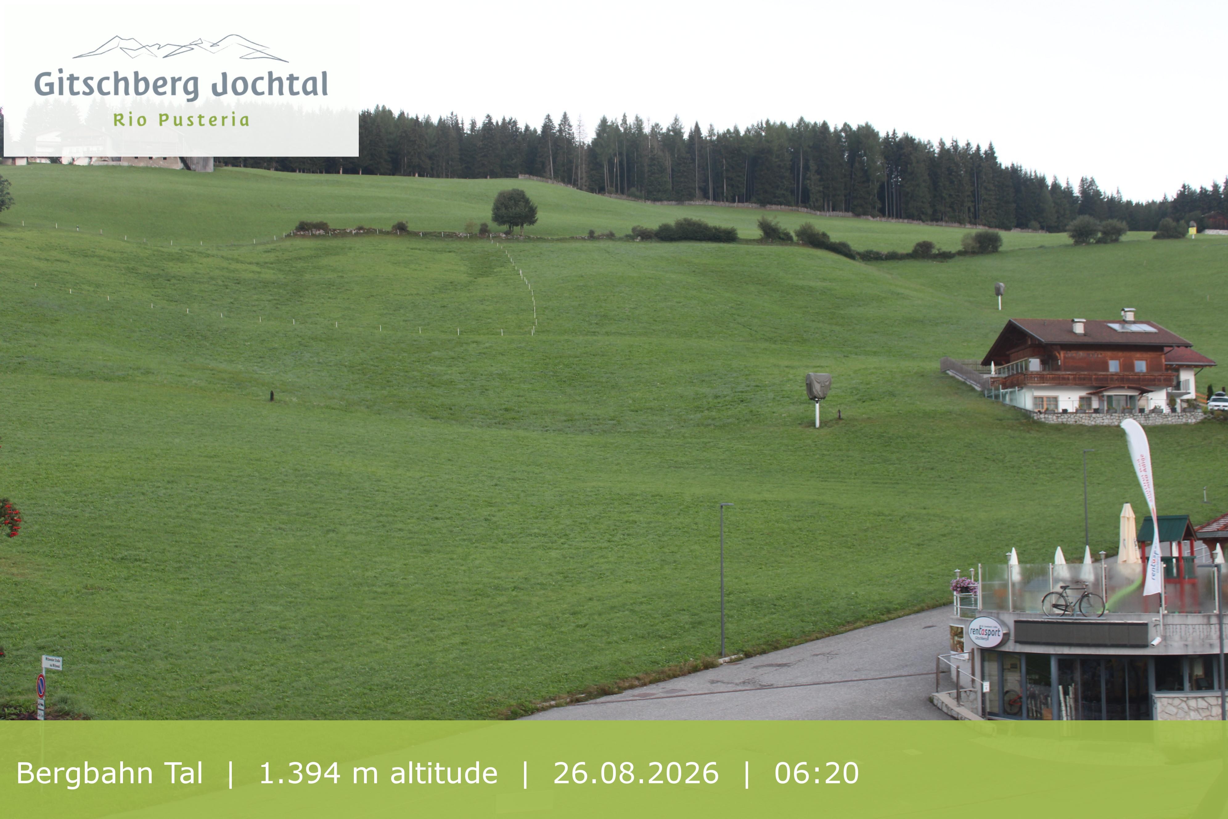 Archiv Foto Webcam Sicht auf die Talstation Meransen in Südtirol