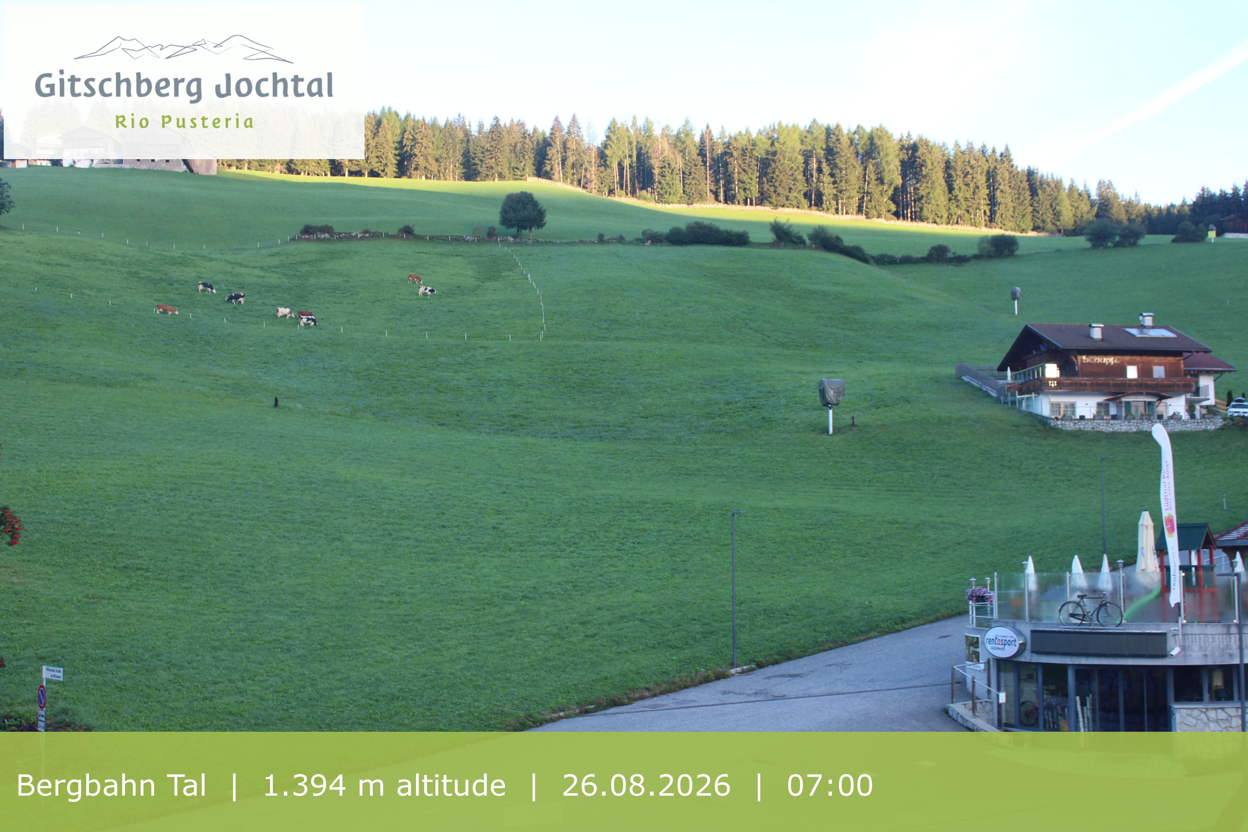 Archiv Foto Webcam Sicht auf die Talstation Meransen in Südtirol