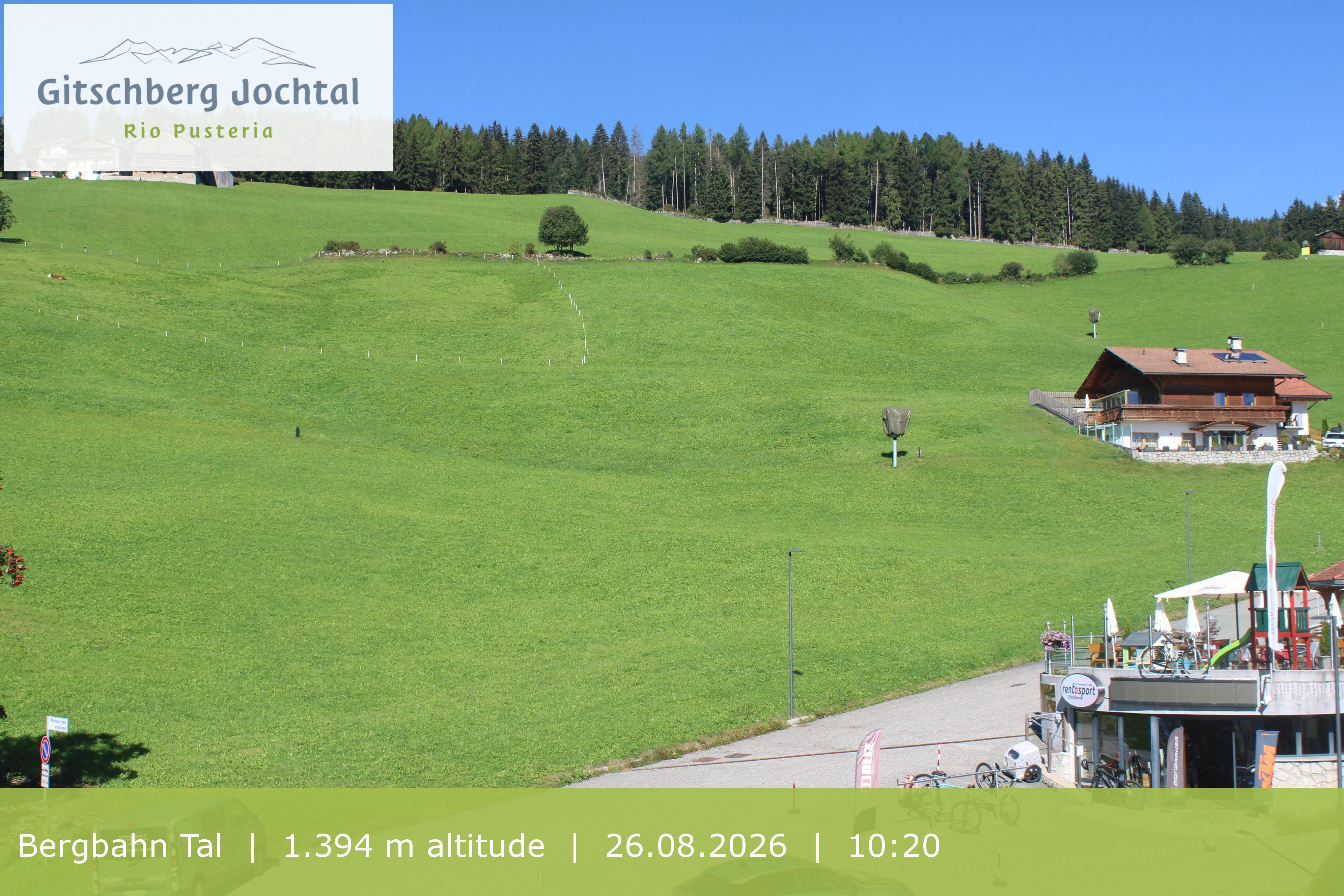 Archiv Foto Webcam Sicht auf die Talstation Meransen in Südtirol