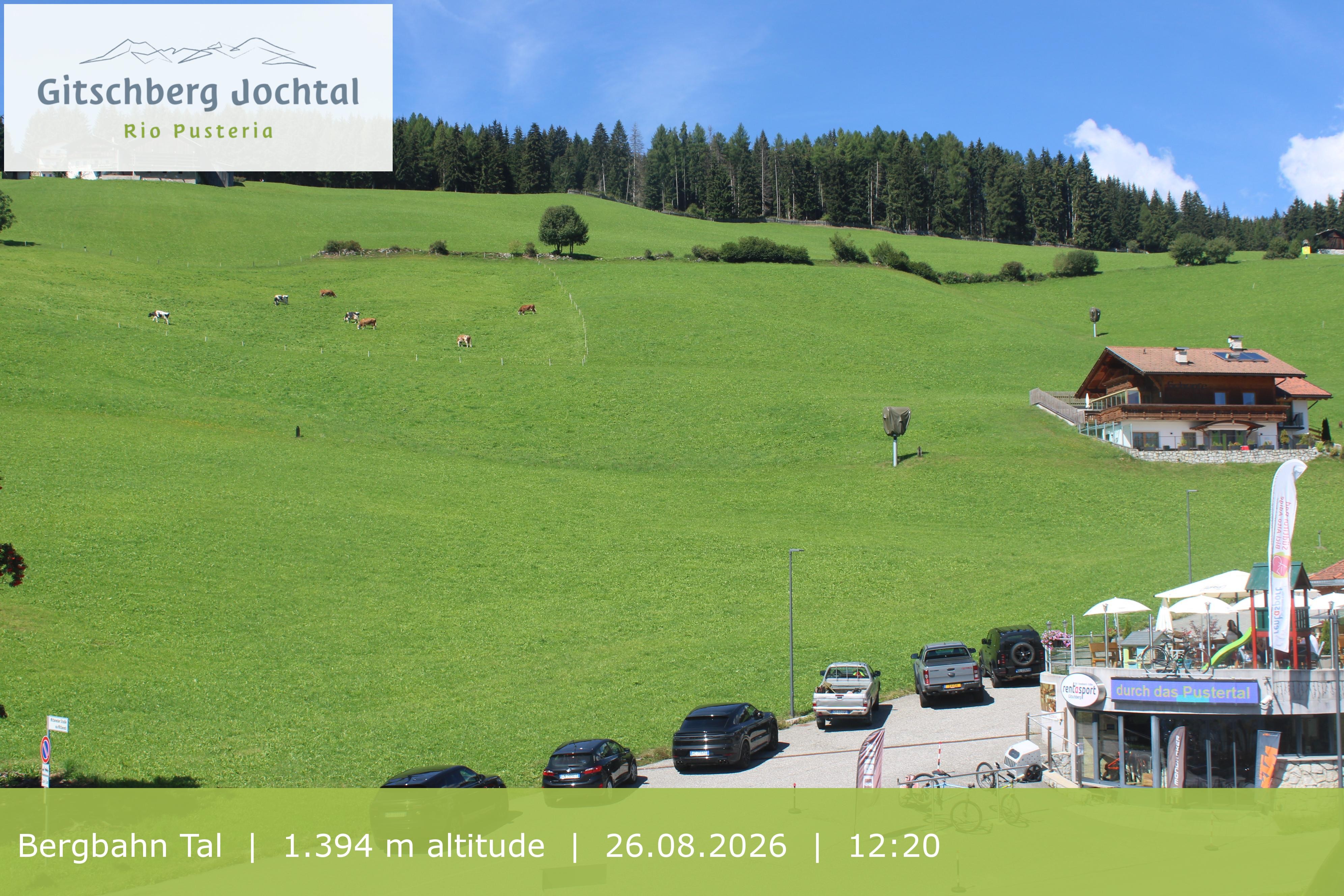 Archiv Foto Webcam Sicht auf die Talstation Meransen in Südtirol