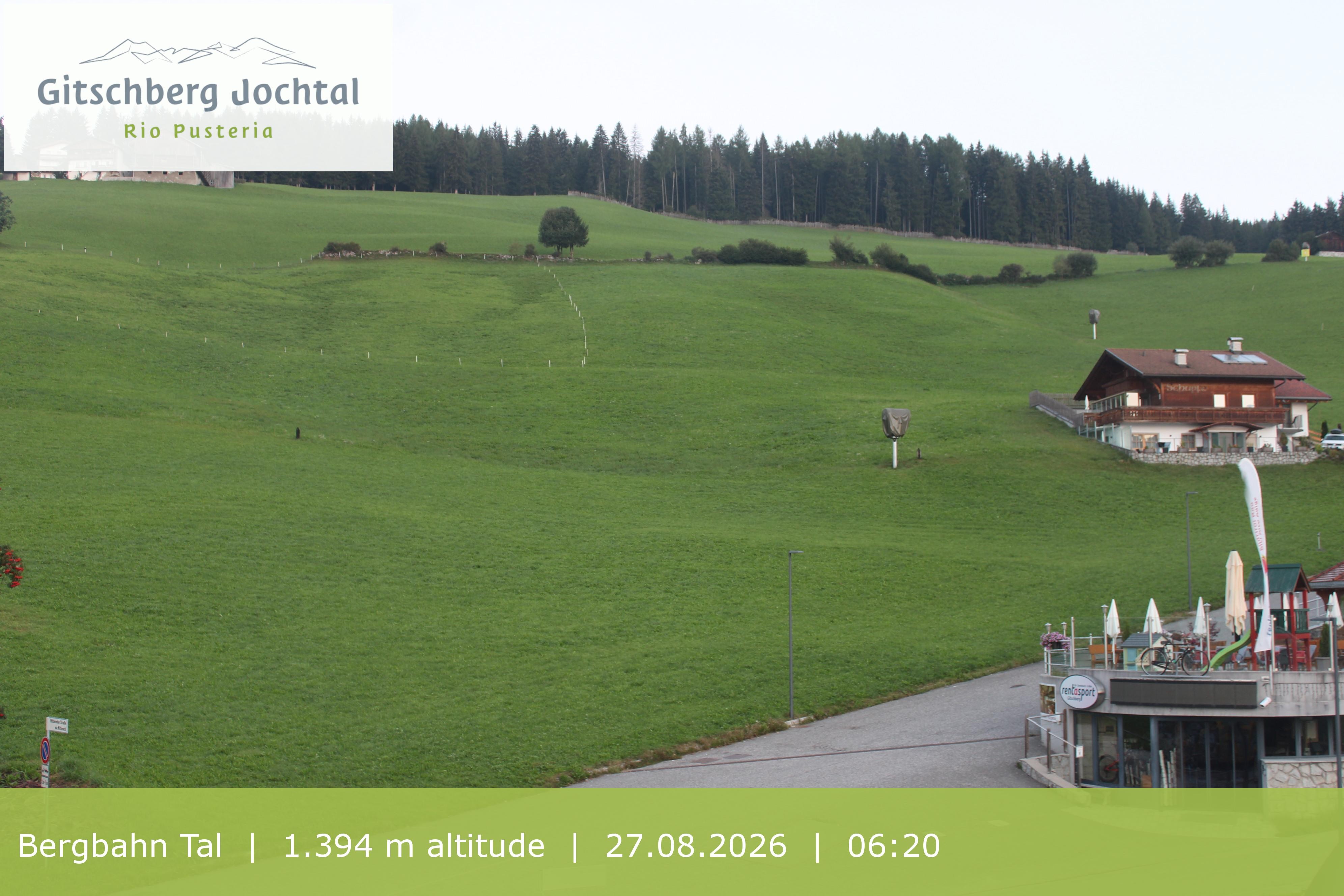Archiv Foto Webcam Sicht auf die Talstation Meransen in Südtirol