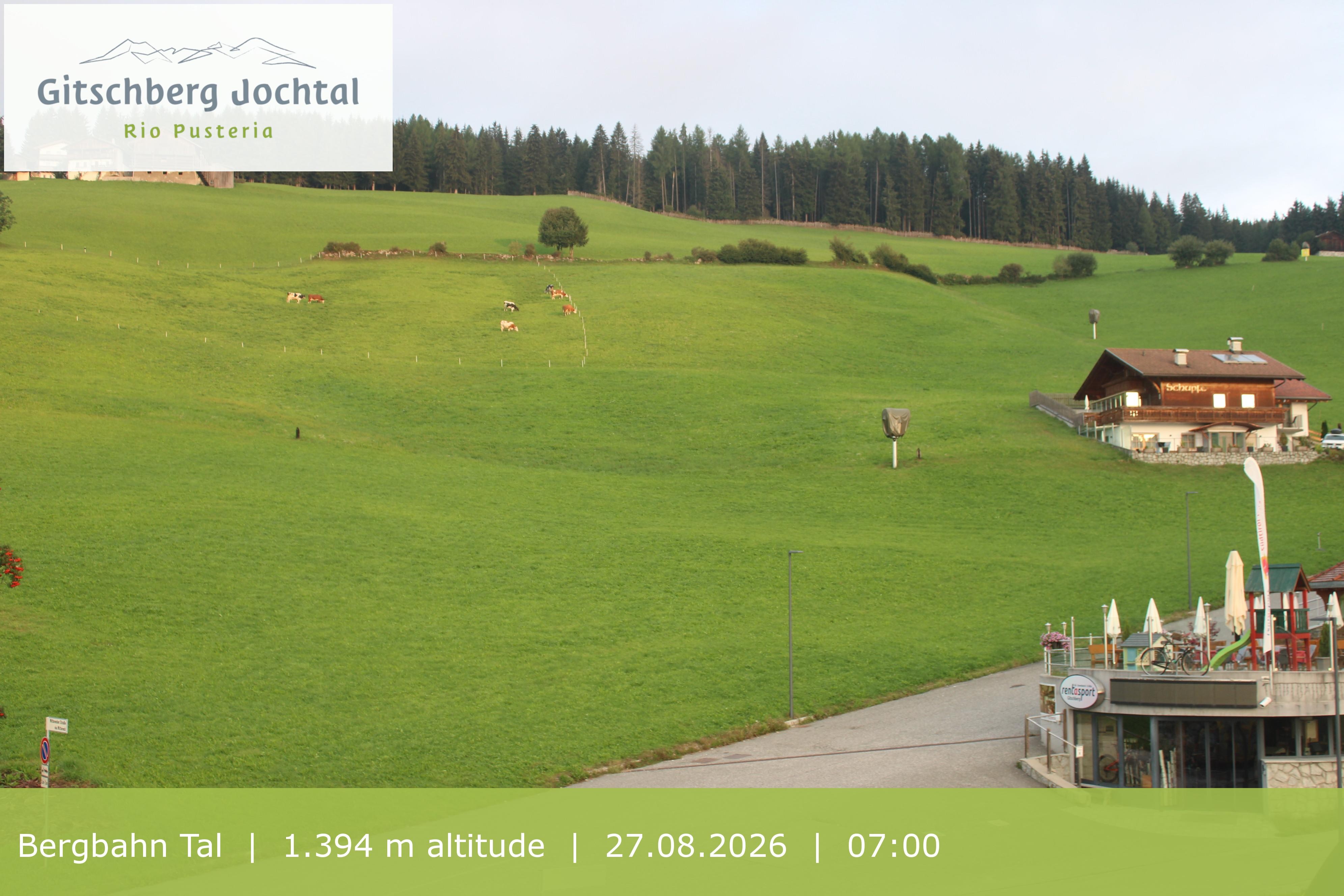 Archiv Foto Webcam Sicht auf die Talstation Meransen in Südtirol