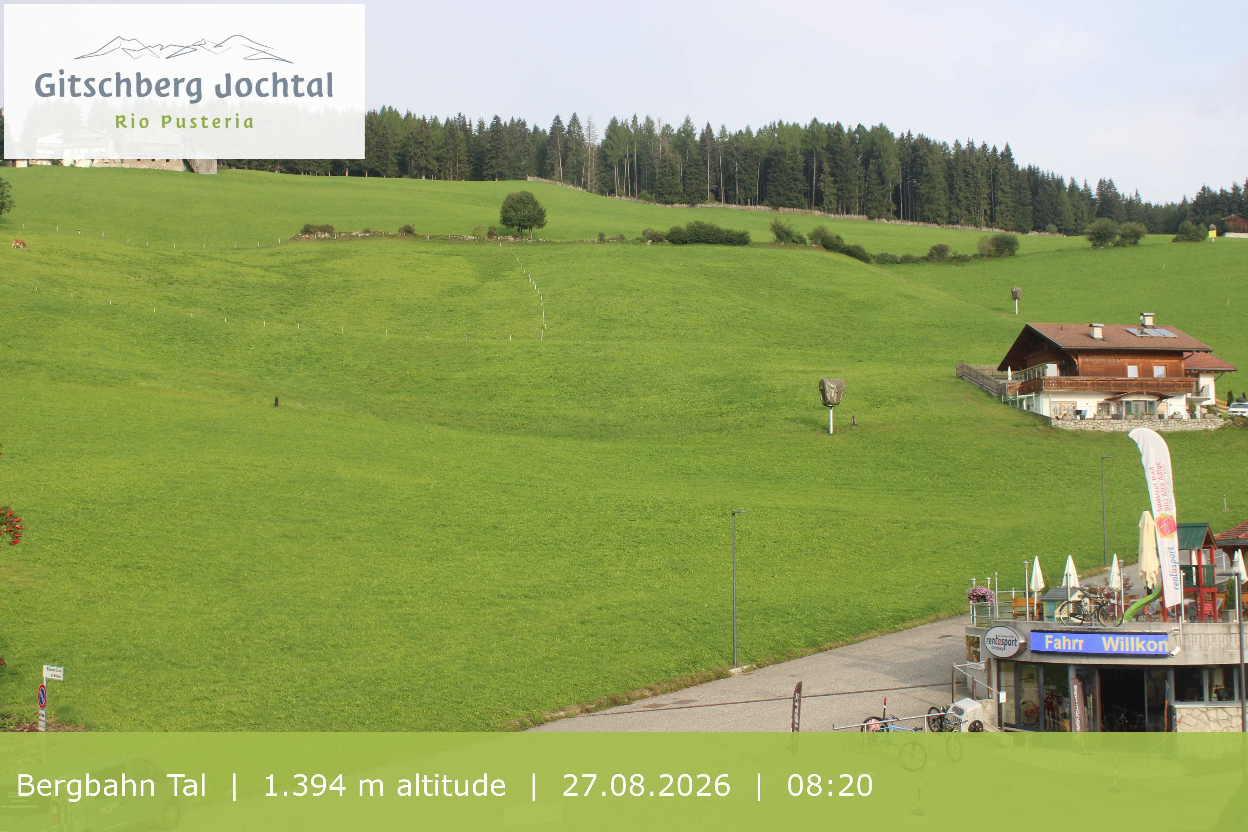 Archiv Foto Webcam Sicht auf die Talstation Meransen in Südtirol