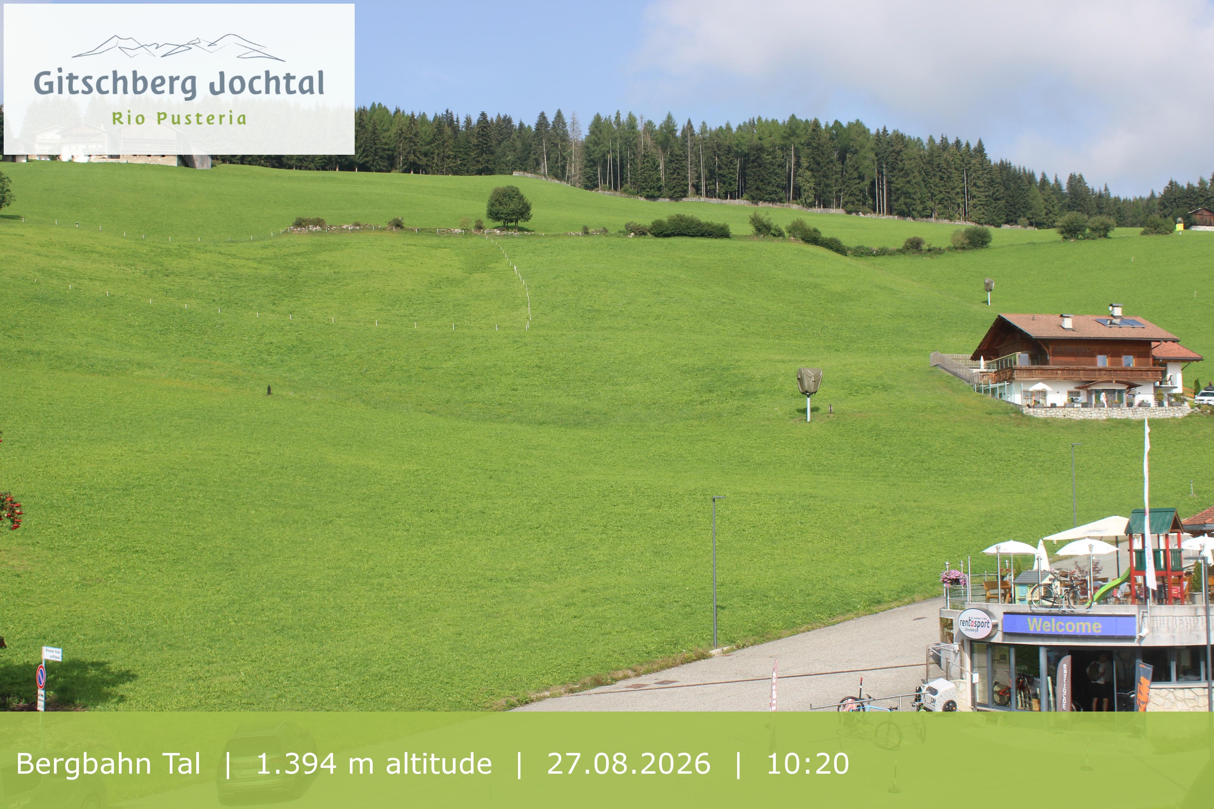 Archiv Foto Webcam Sicht auf die Talstation Meransen in Südtirol