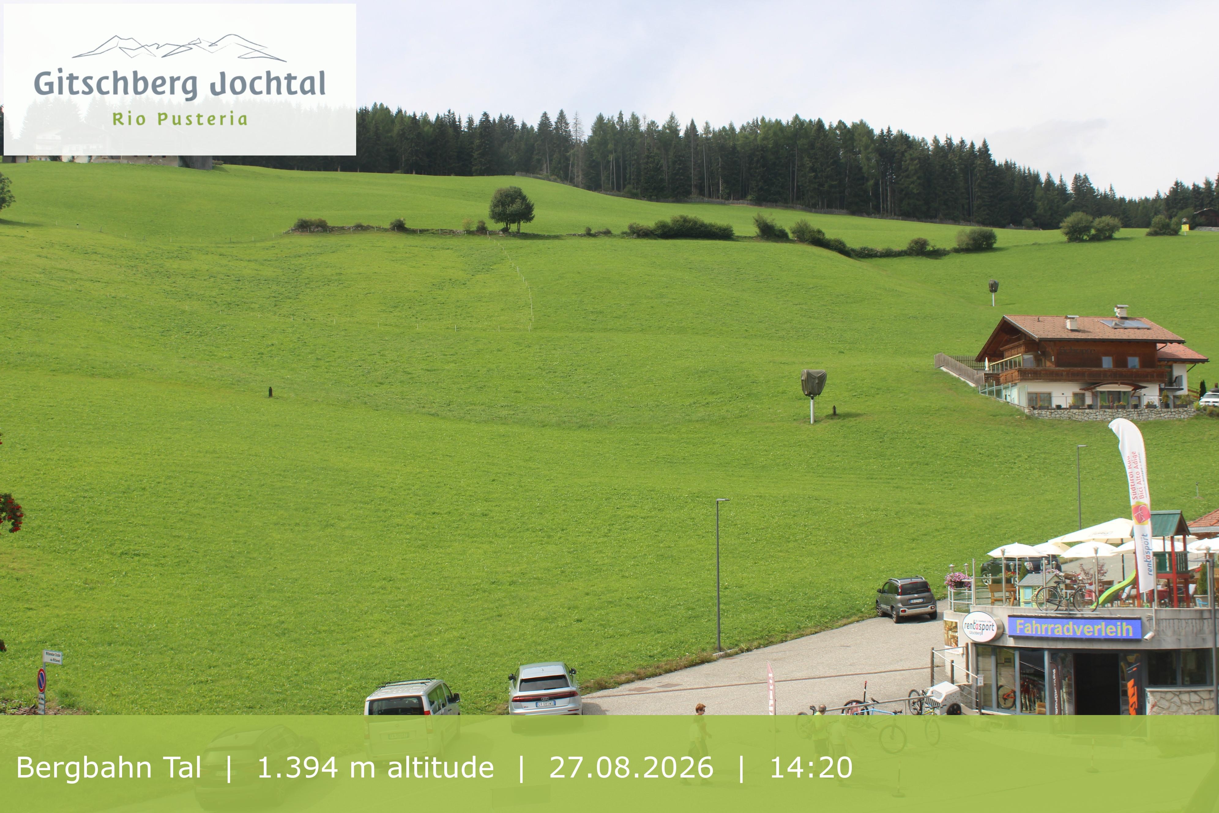 Archiv Foto Webcam Sicht auf die Talstation Meransen in Südtirol