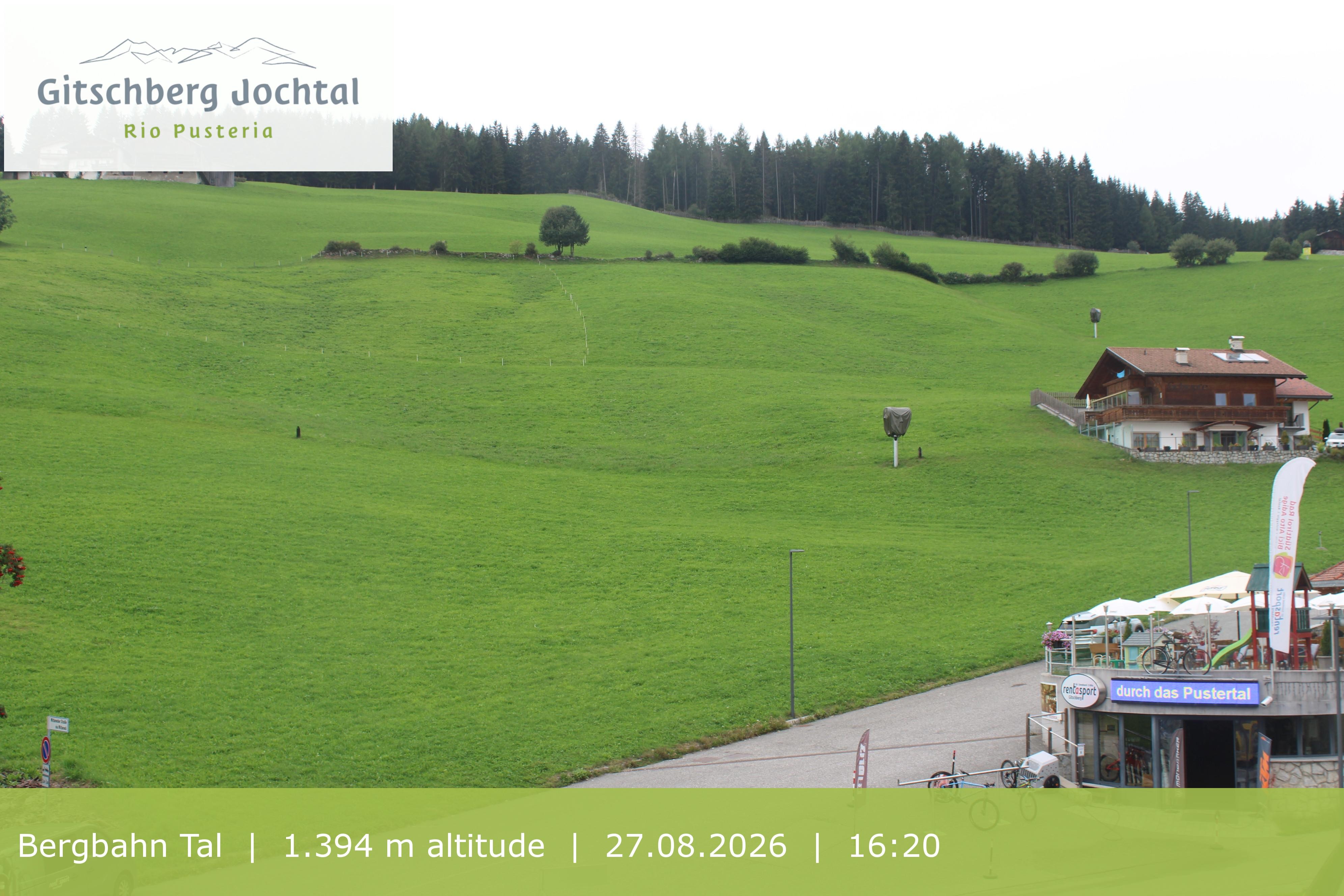 Archiv Foto Webcam Sicht auf die Talstation Meransen in Südtirol